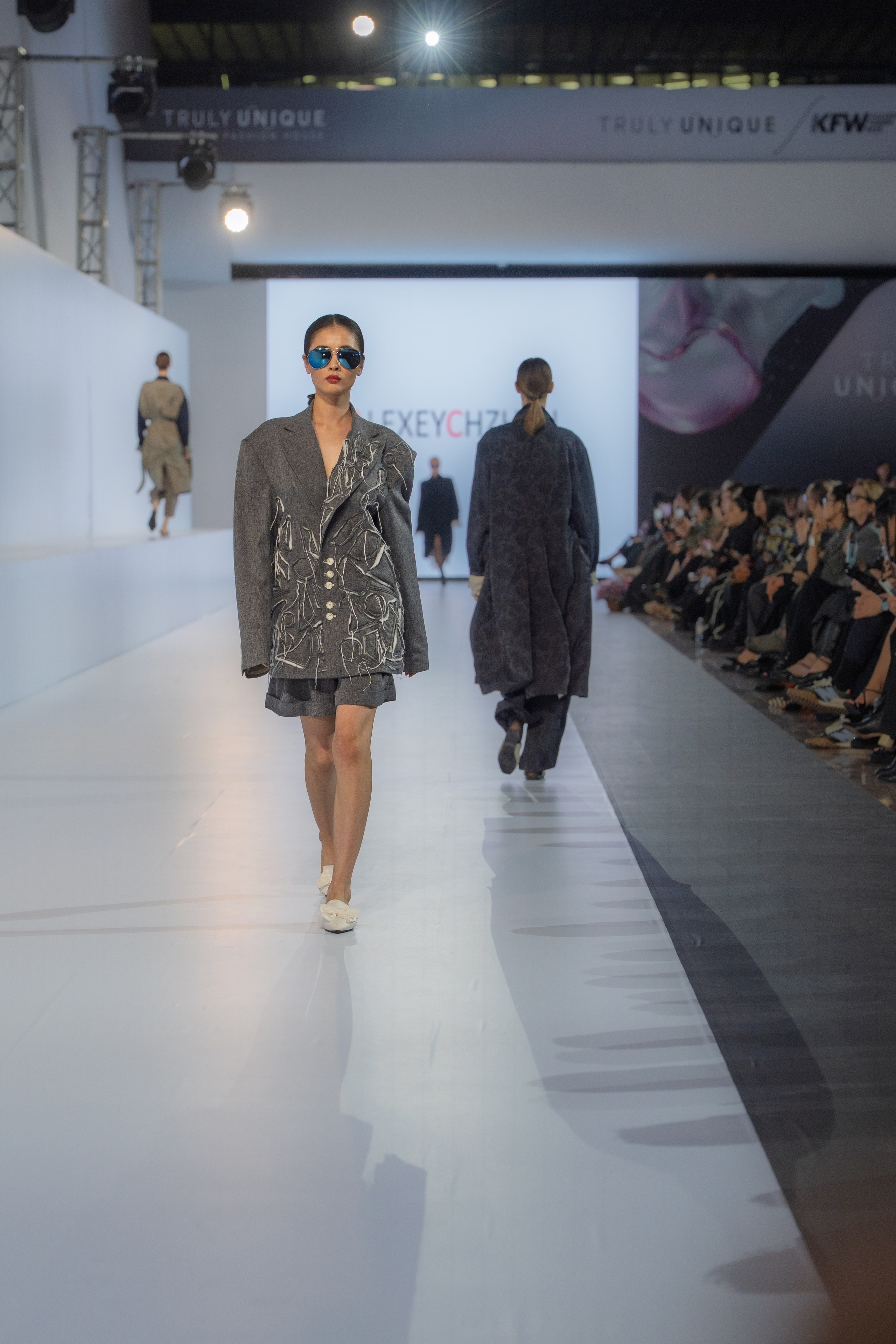 Alexey Chzhen. Сайт Алматинского НЮ АРТ, будуар и фэшн фотографа Дениса Карпенко