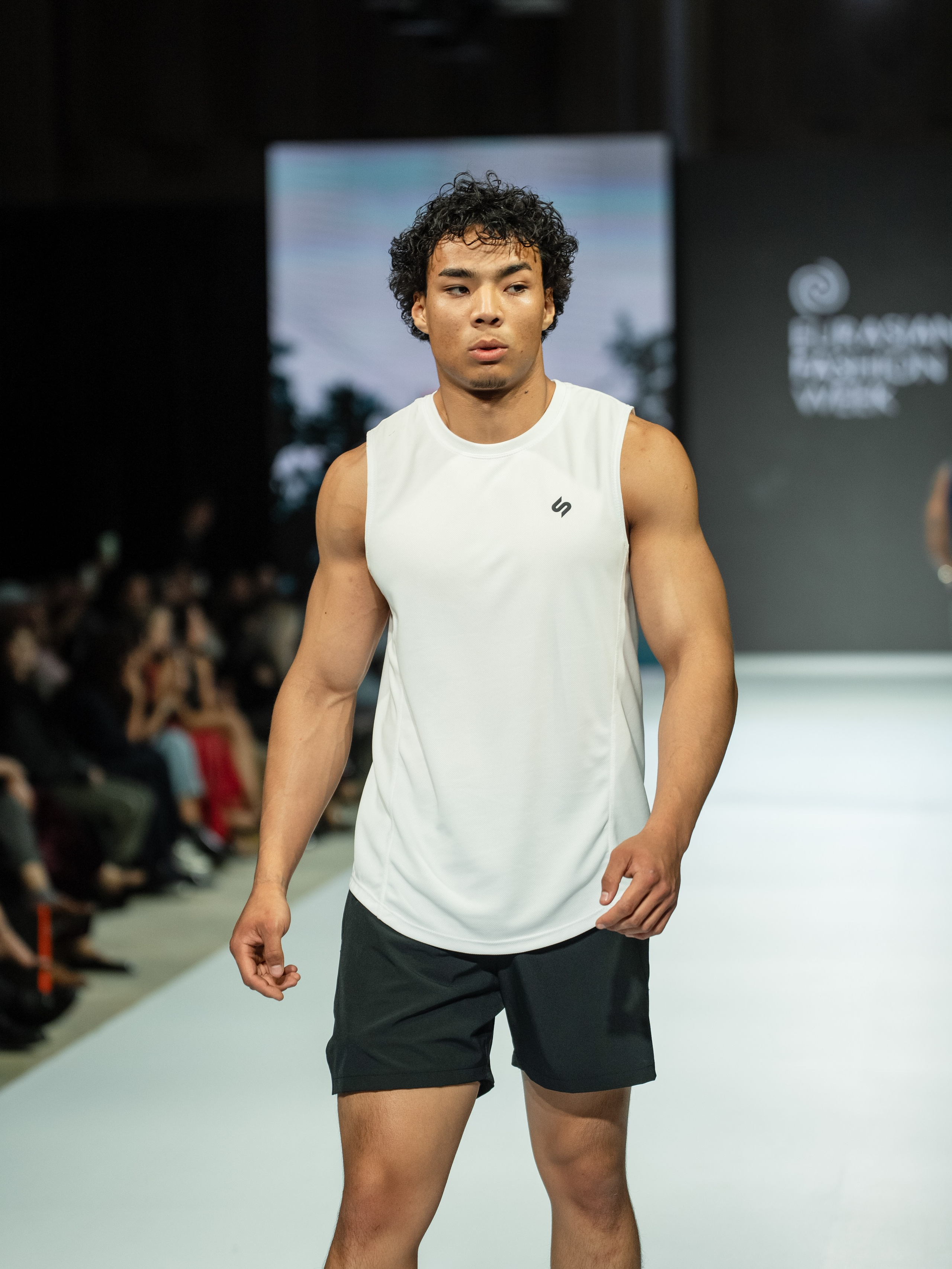 EURASIAN FASHION WEEK Husl Sport. Сайт Алматинского НЮ АРТ, будуар и фэшн фотографа Дениса Карпенко