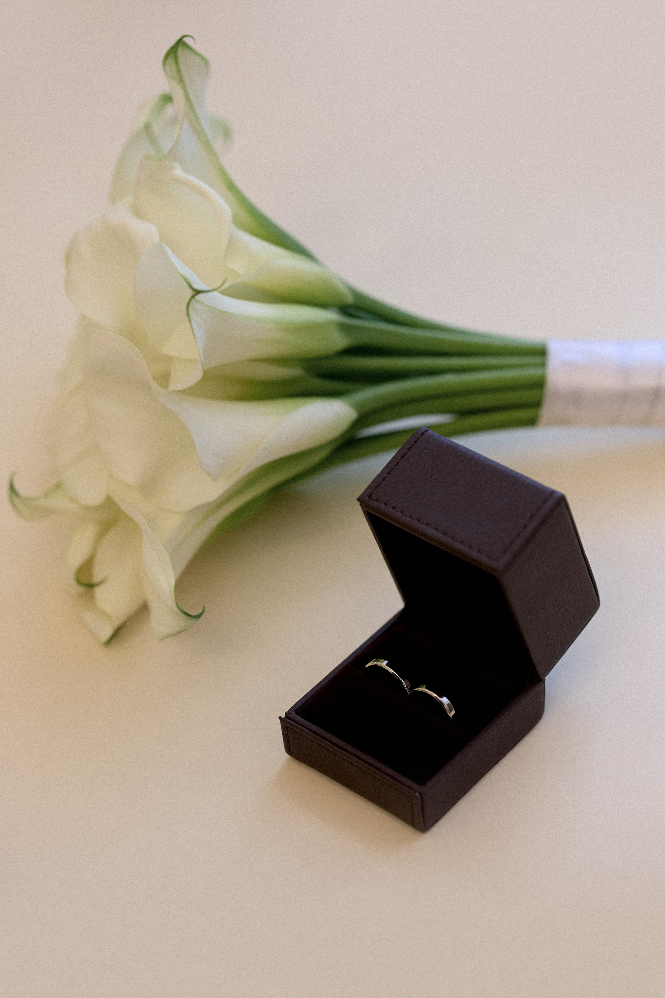 Свадебная фотосессия в Дворце Бракосочетания № 1. Сестры Карабаза. Фотографы и ретушеры в Москве и Санкт-Петербурге