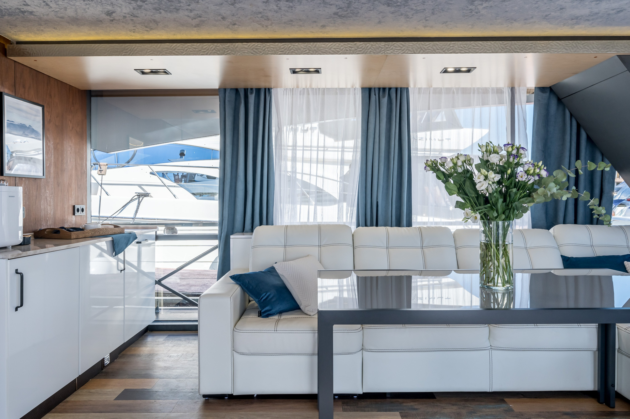 Хаусботы для вечеринок и бизнес-встреч. Интерьерный Фотограф Москва Криста FLY Труфанова