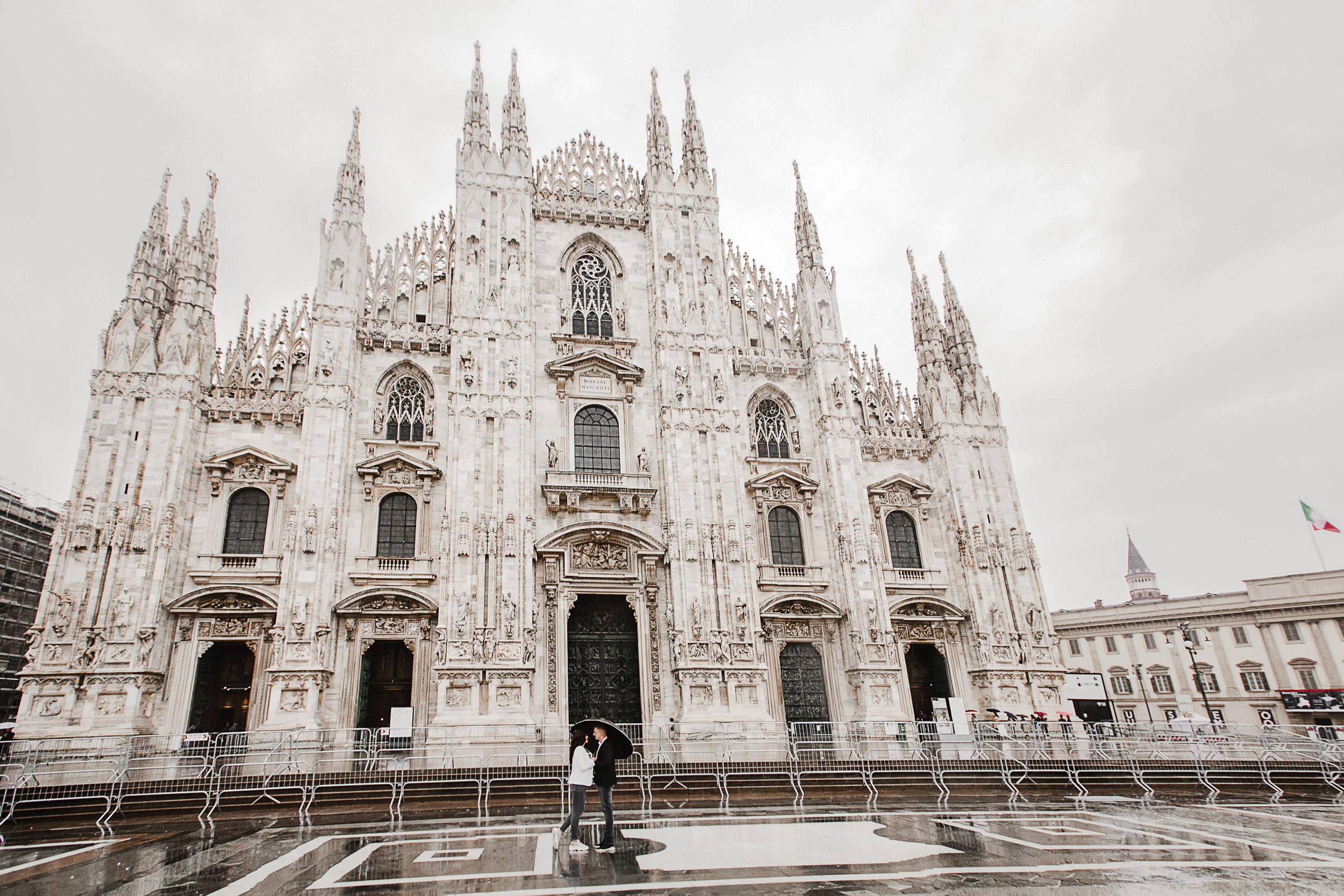Igor + Regina / LOVE STORY / Milan. Fotografo e videografo matrimonio in Italia: Roma, Milano, Venezia, Fi