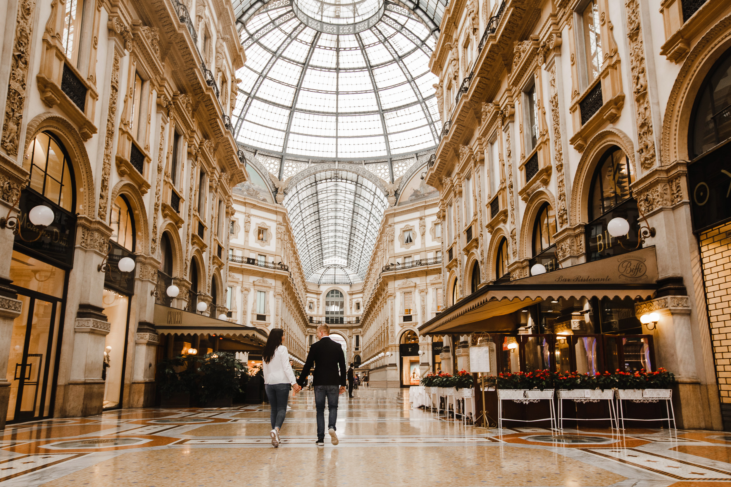Igor + Regina / LOVE STORY / Milan. Fotografo e videografo matrimonio in Italia: Roma, Milano, Venezia, Fi