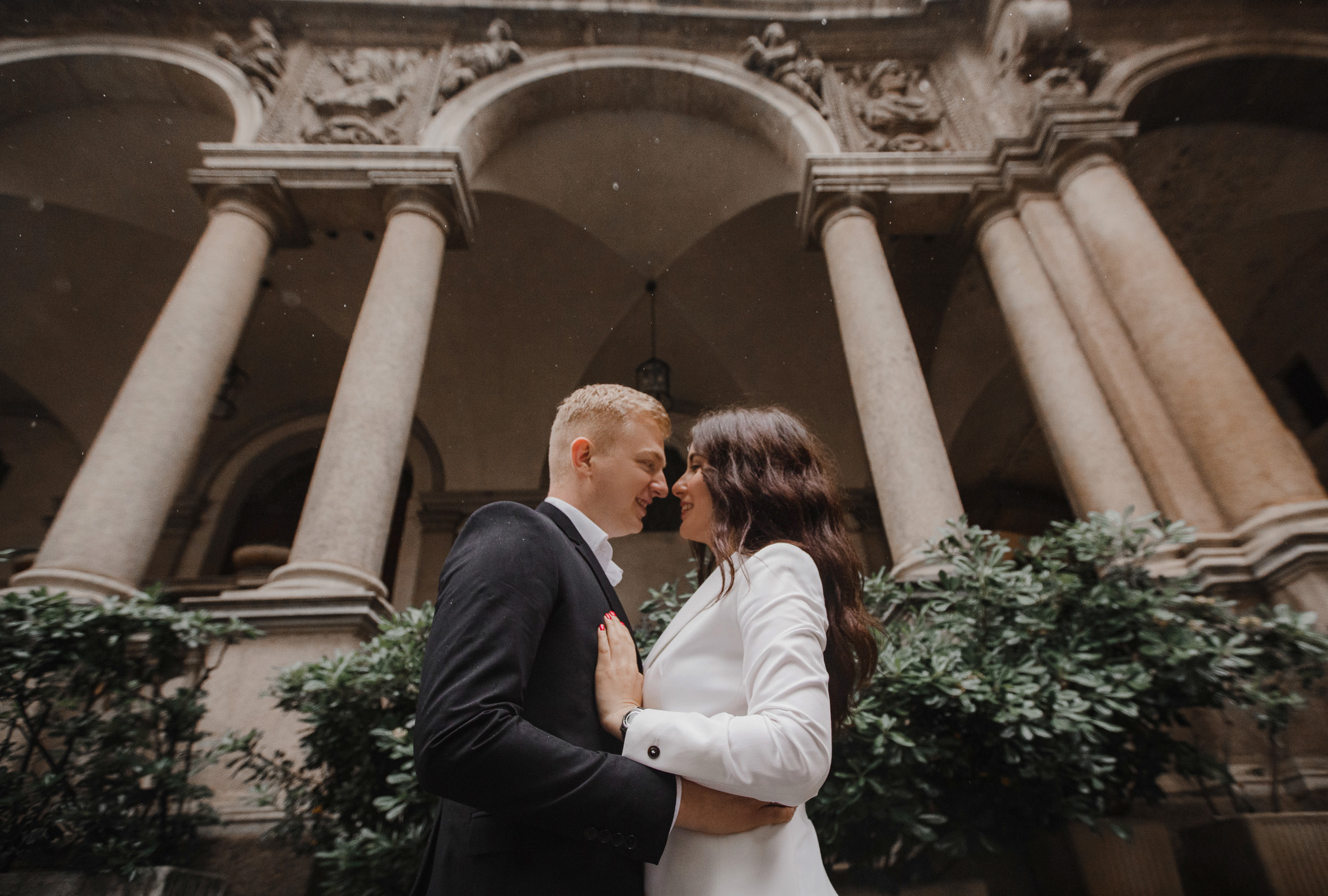 Igor + Regina / LOVE STORY / Milan. Fotografo e videografo matrimonio in Italia: Roma, Milano, Venezia, Fi