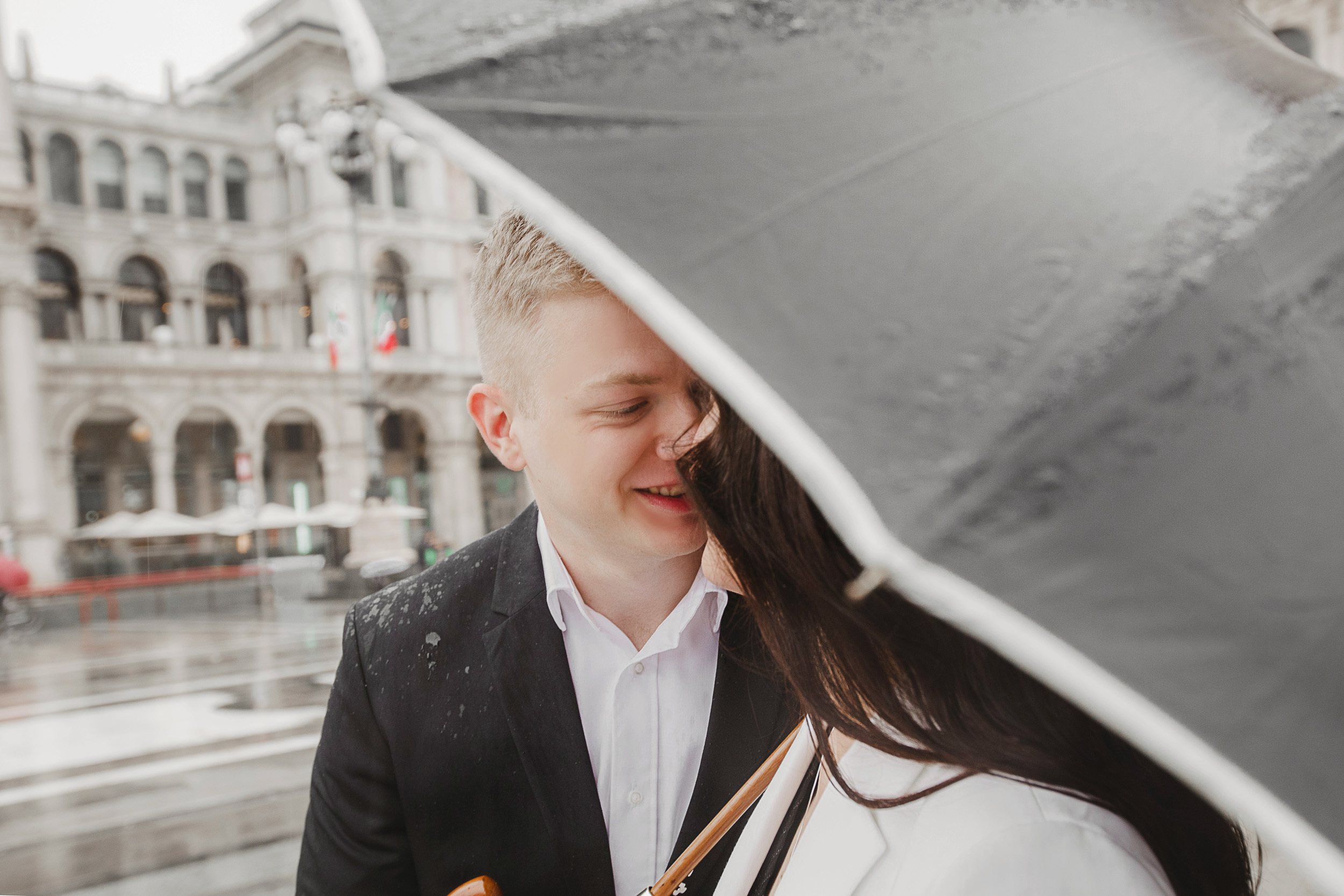 Igor + Regina / LOVE STORY / Milan. Fotografo e videografo matrimonio in Italia: Roma, Milano, Venezia, Fi