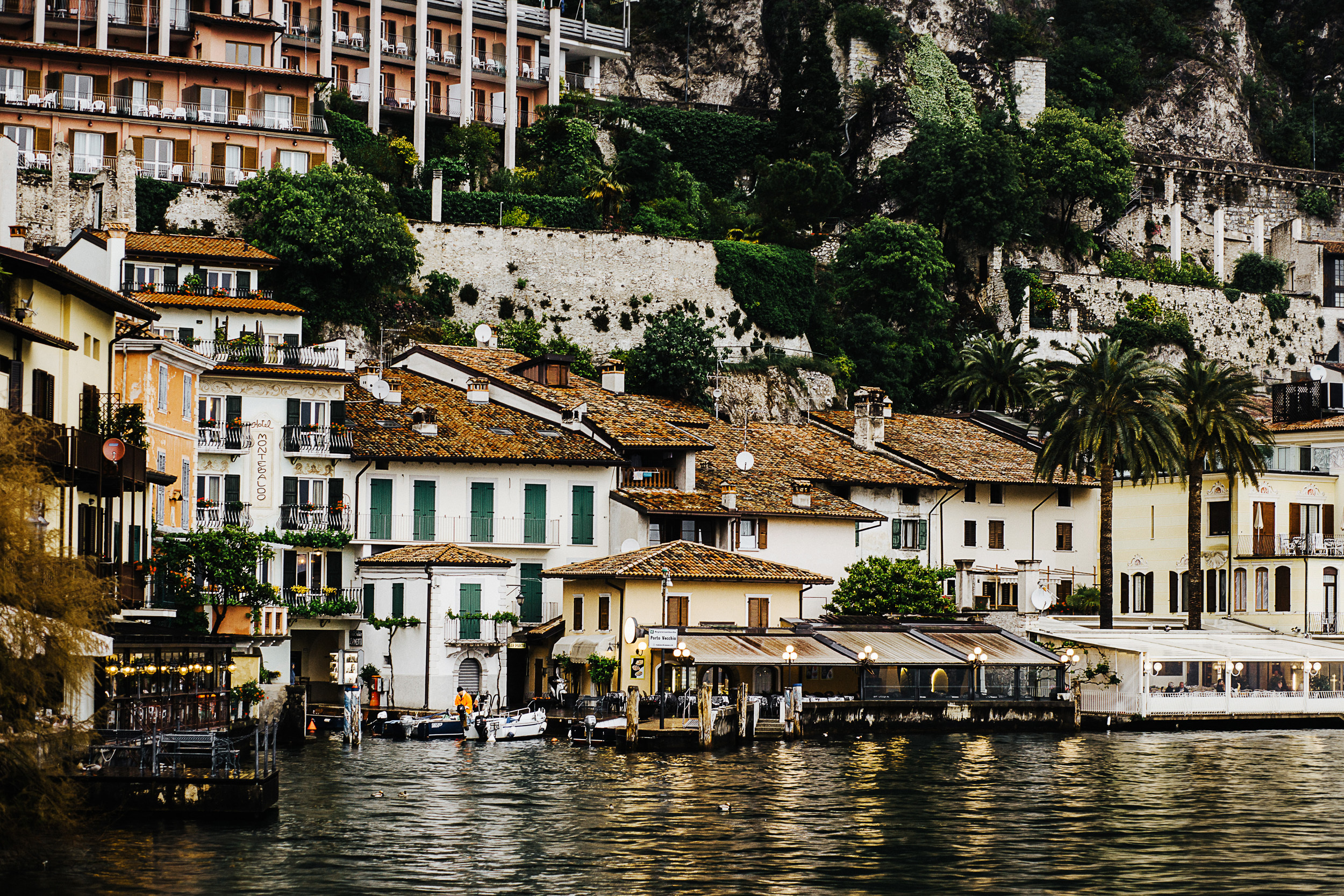 Evegniy + Angelina / LOVE STORY / Garda lake. Photographer and videographer for wedding in Italy: Rome, Milan, Venic