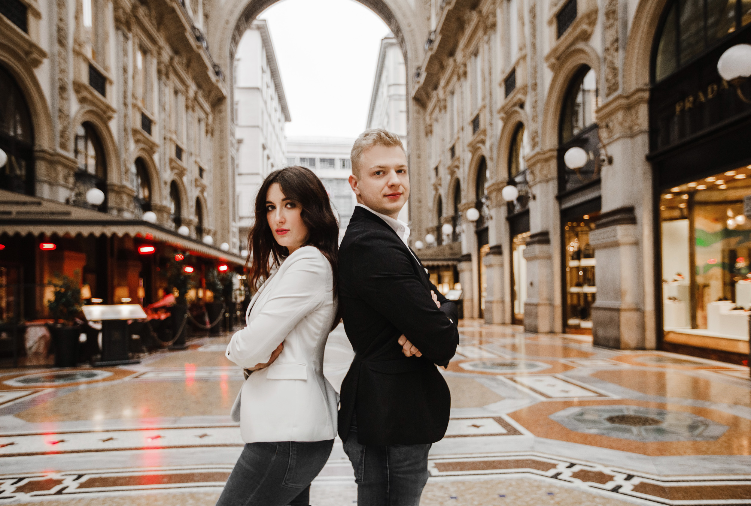 Igor + Regina / LOVE STORY / Milan. Fotografo e videografo matrimonio in Italia: Roma, Milano, Venezia, Fi