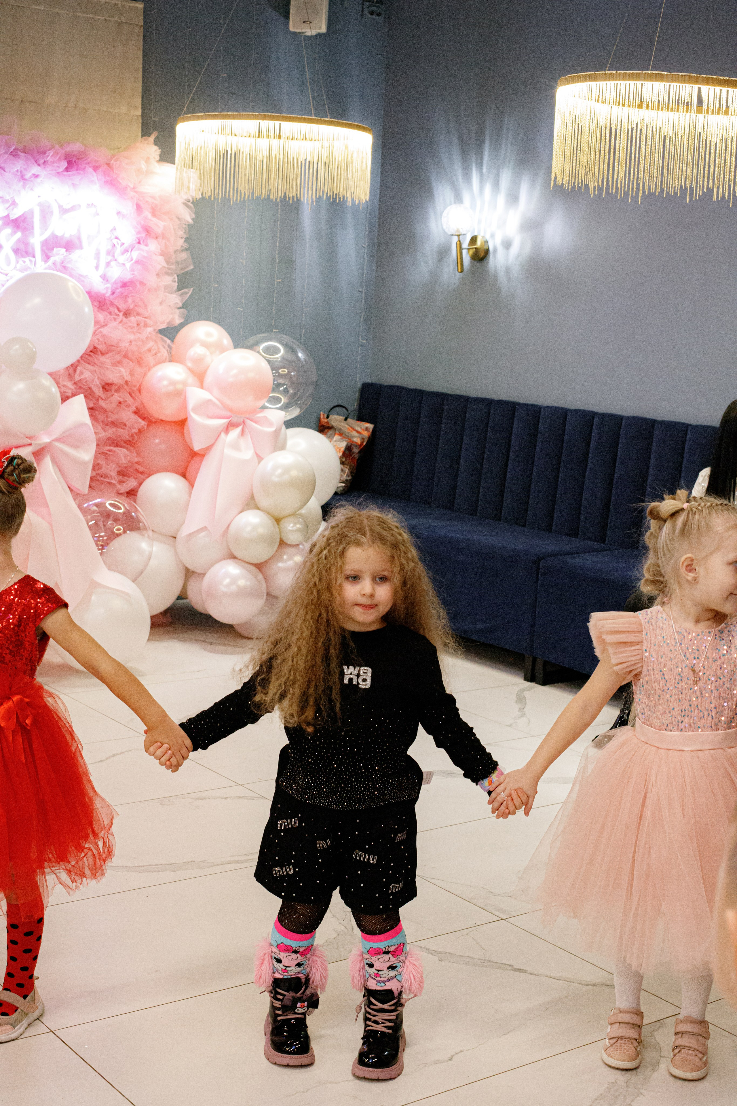 ASIA'S BIRTHDAY PARTY. Photokarish