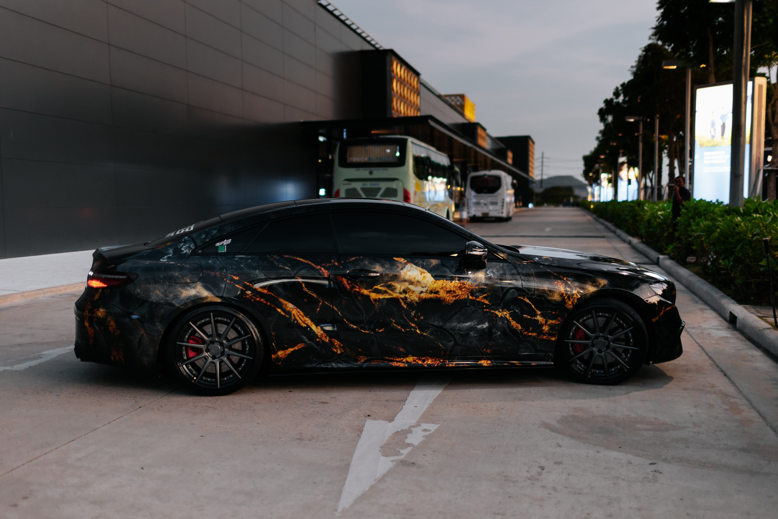 Mercedes Benz E 53. Фотограф в на Пхукете Сергей Войлоков