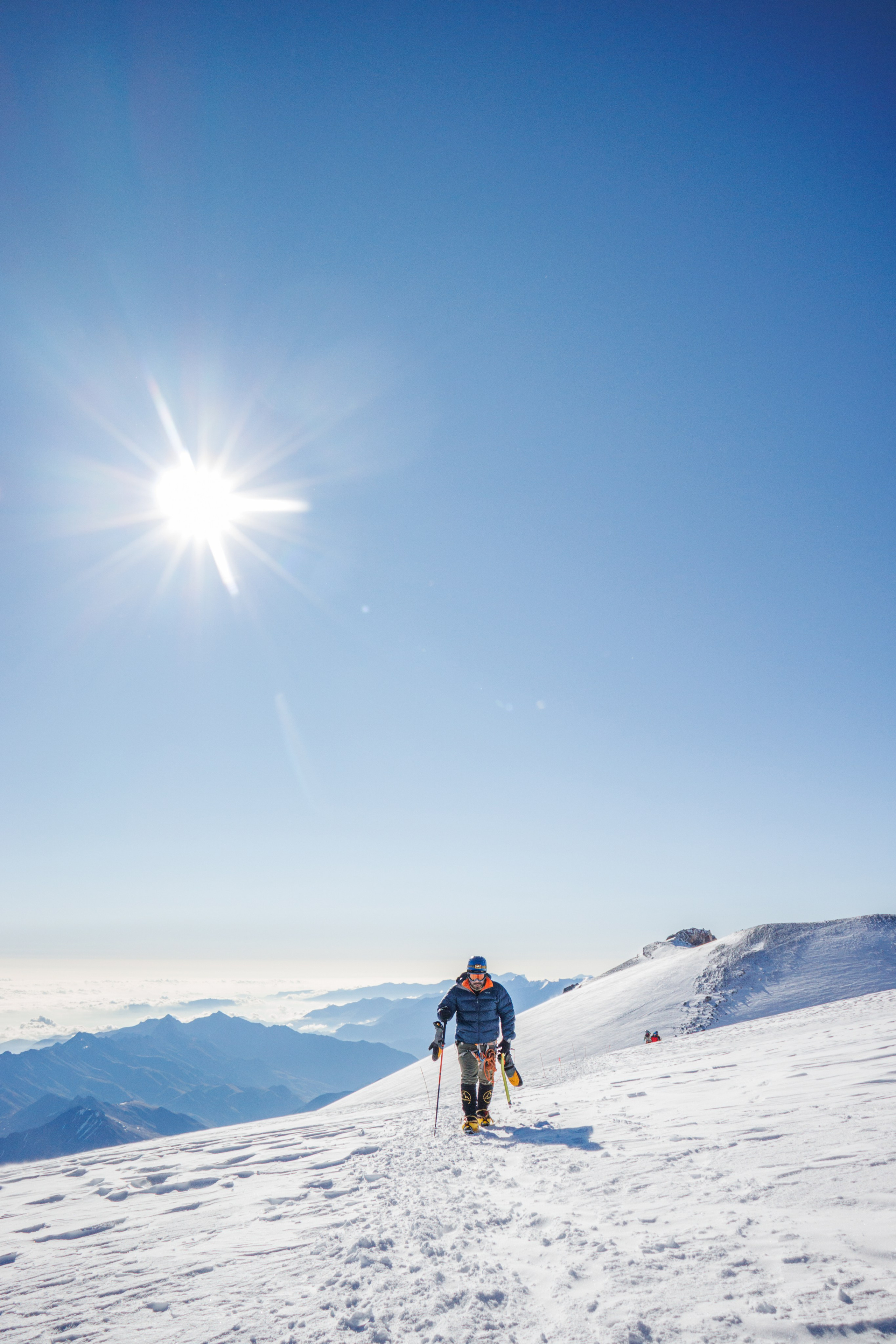 Эльбрус / восхождение. Фотограф на трекинг и восхождение Эльбрус, Приэльбрусье. Елизавета Бобок