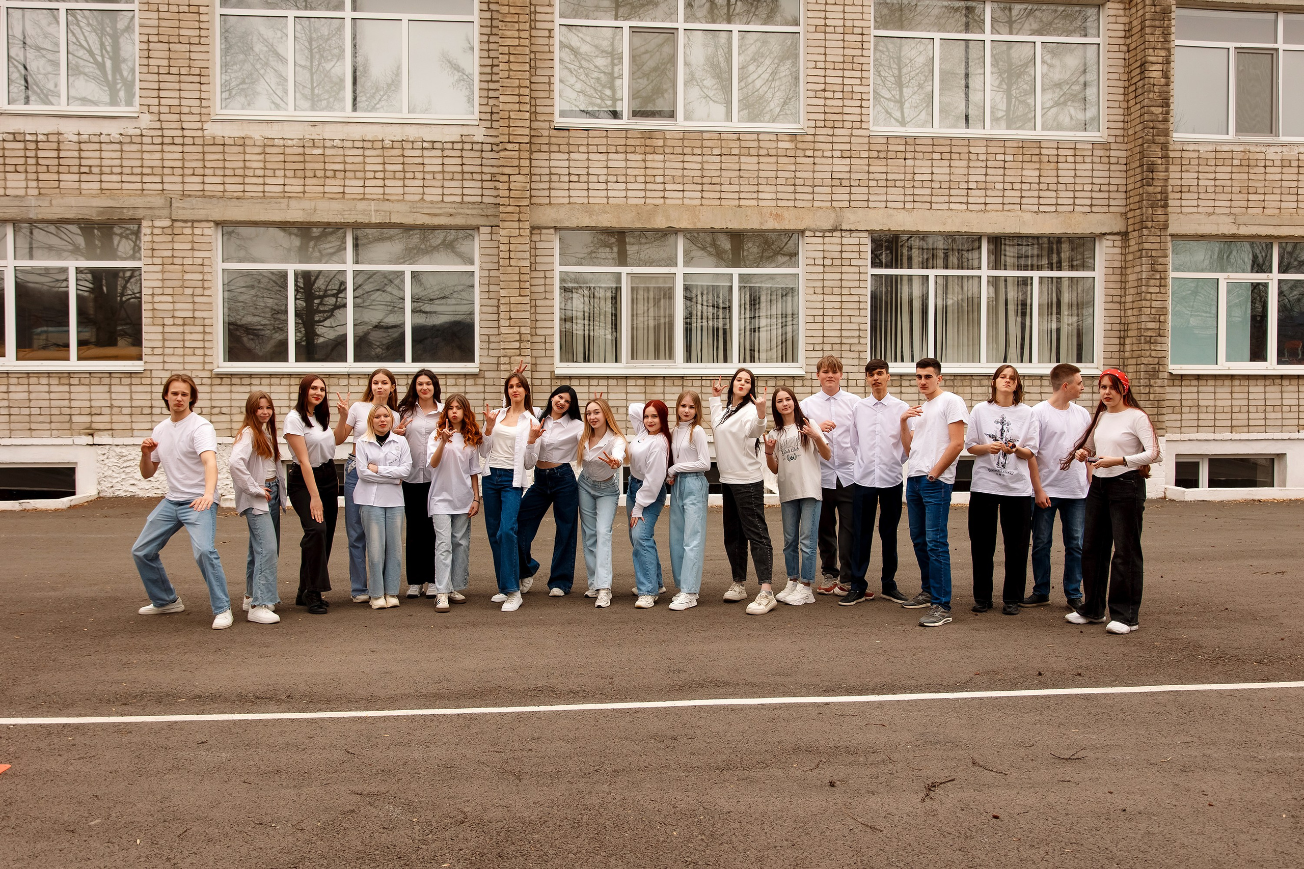 11 класс с. Барабаш. Фотограф Любовь Корниенко, Примоский край