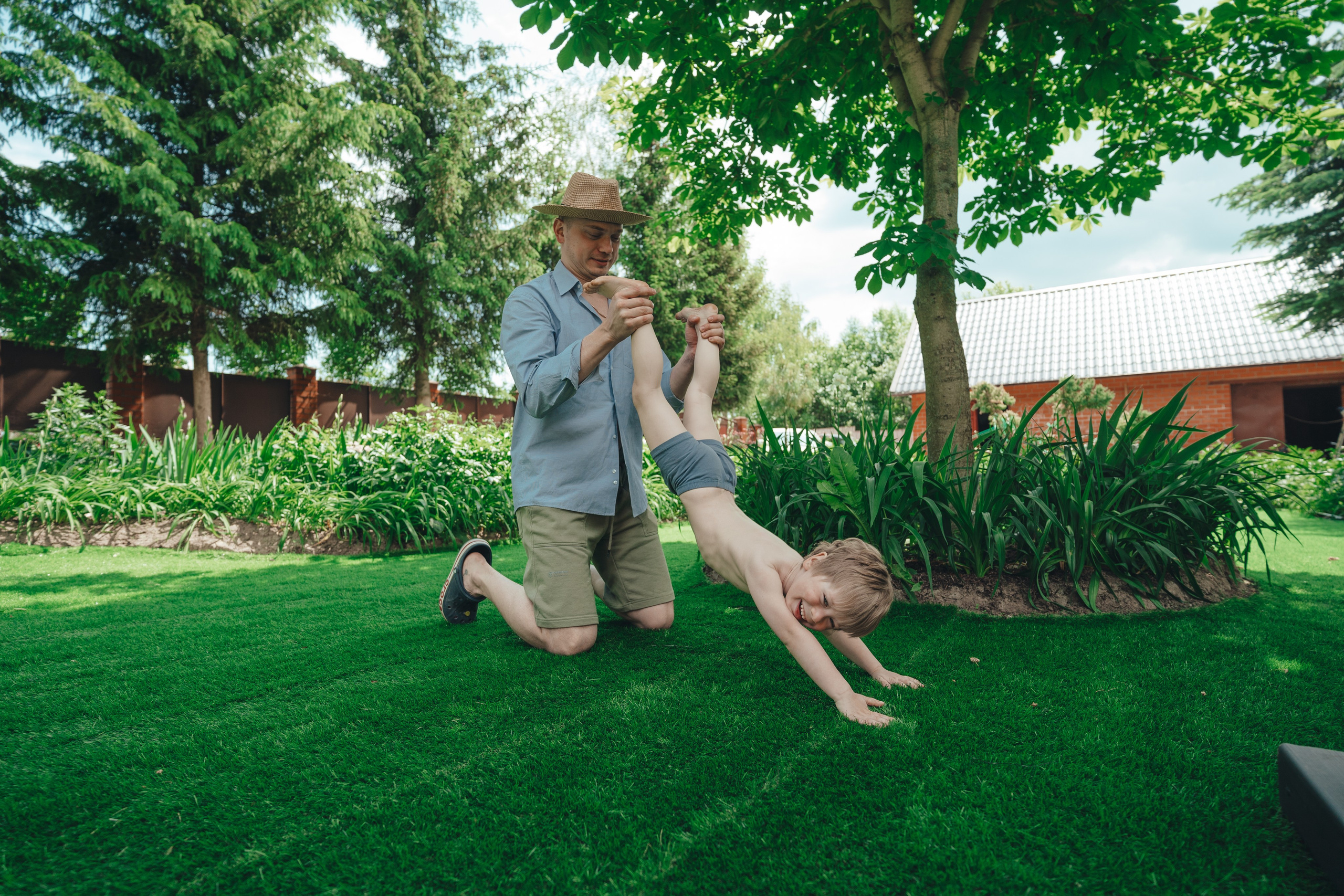 СЫН ВИДИТ В ОТЦЕ ГЕРОЯ, ДОЧЬ — РЫЦАРЯ. Семейный и детский фотограф Анна Бренч