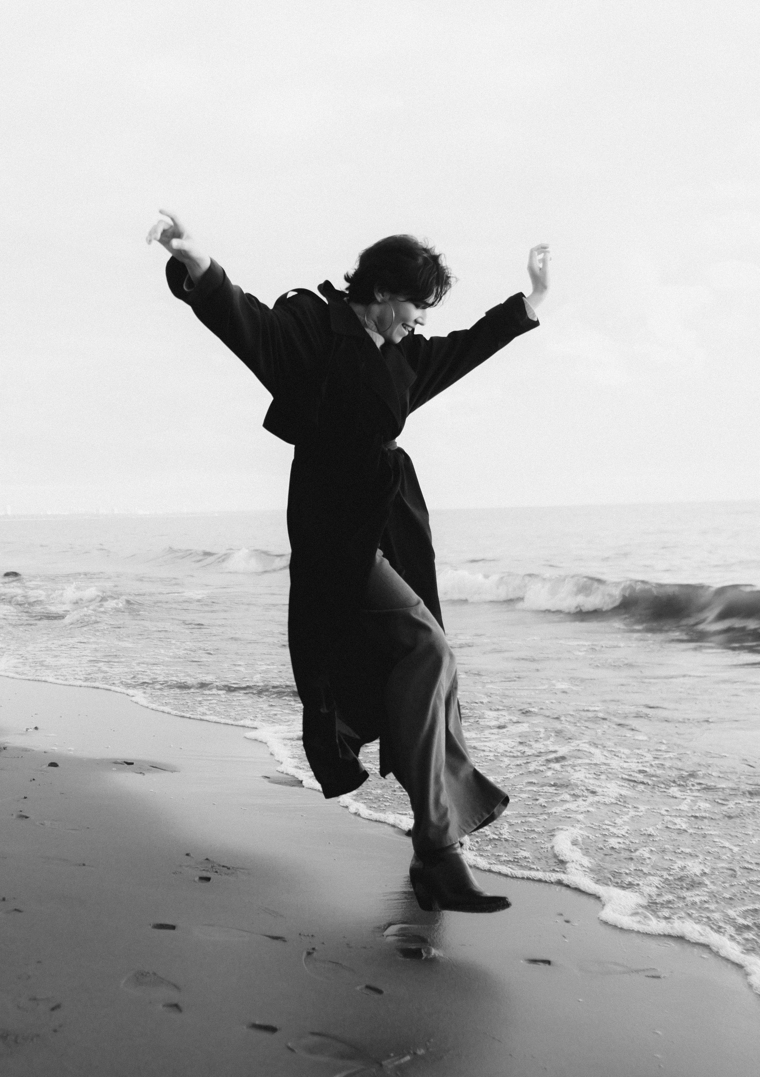 On a lonely seashore. Фотограф и Стилист в Санкт-Петербурге Алеся Хомиченок и Игорь Гарин