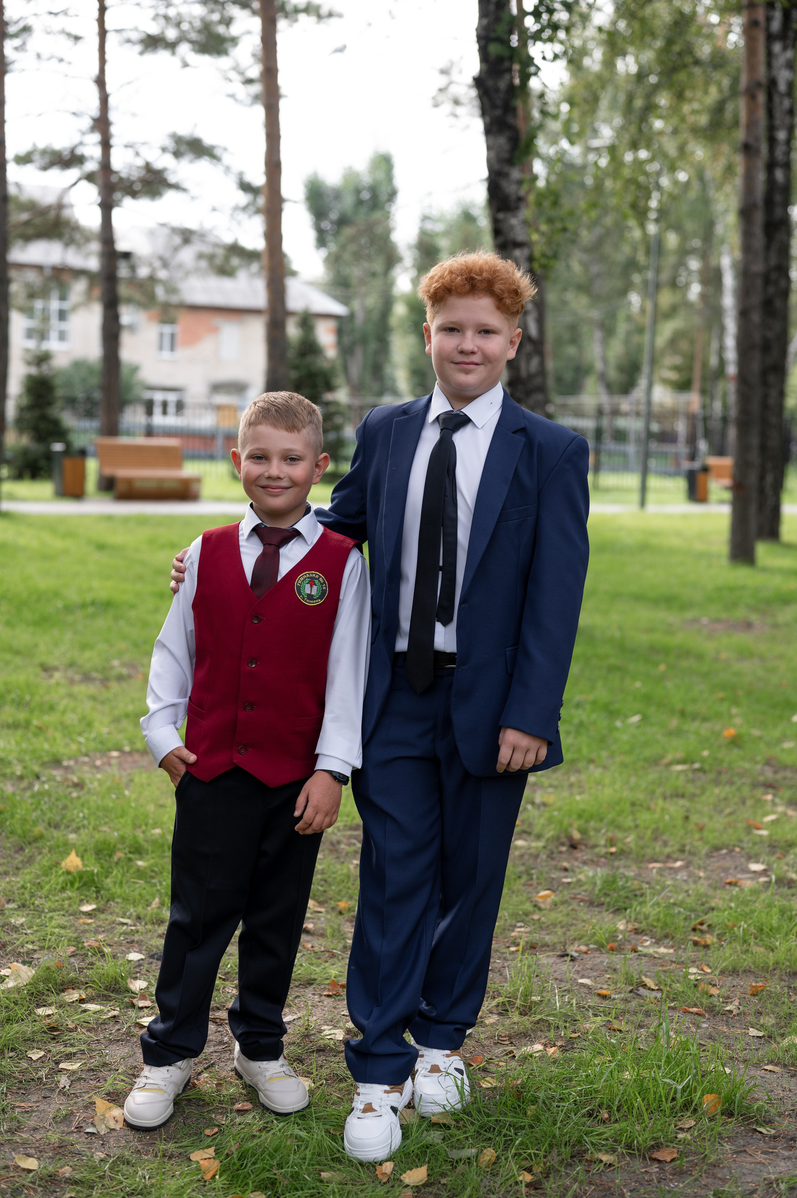 1 сентября 16 гимназия 2 класс (линейка + в классе+ на улице). Фотограф новорожденных, семейный детский в Тюмени Татьяна Морозова