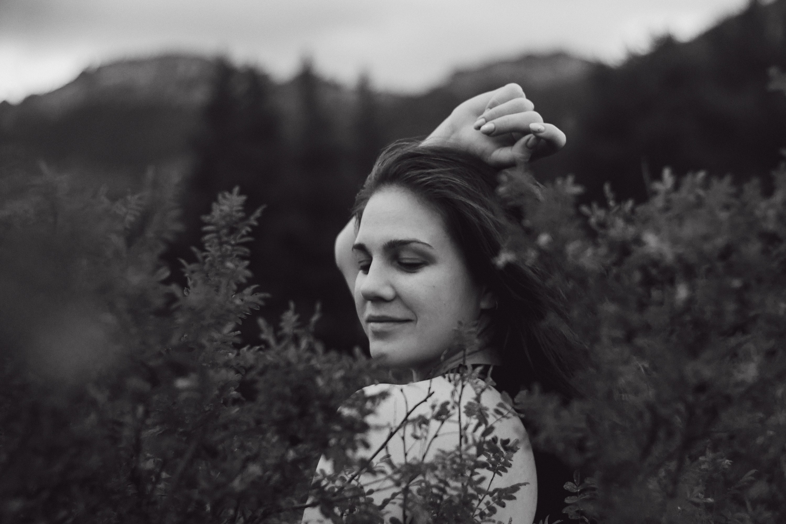 Саша во мхах / Каркаралинск. Фотограф Наталья Гончарова. Снимаю живые портреты в Алматы