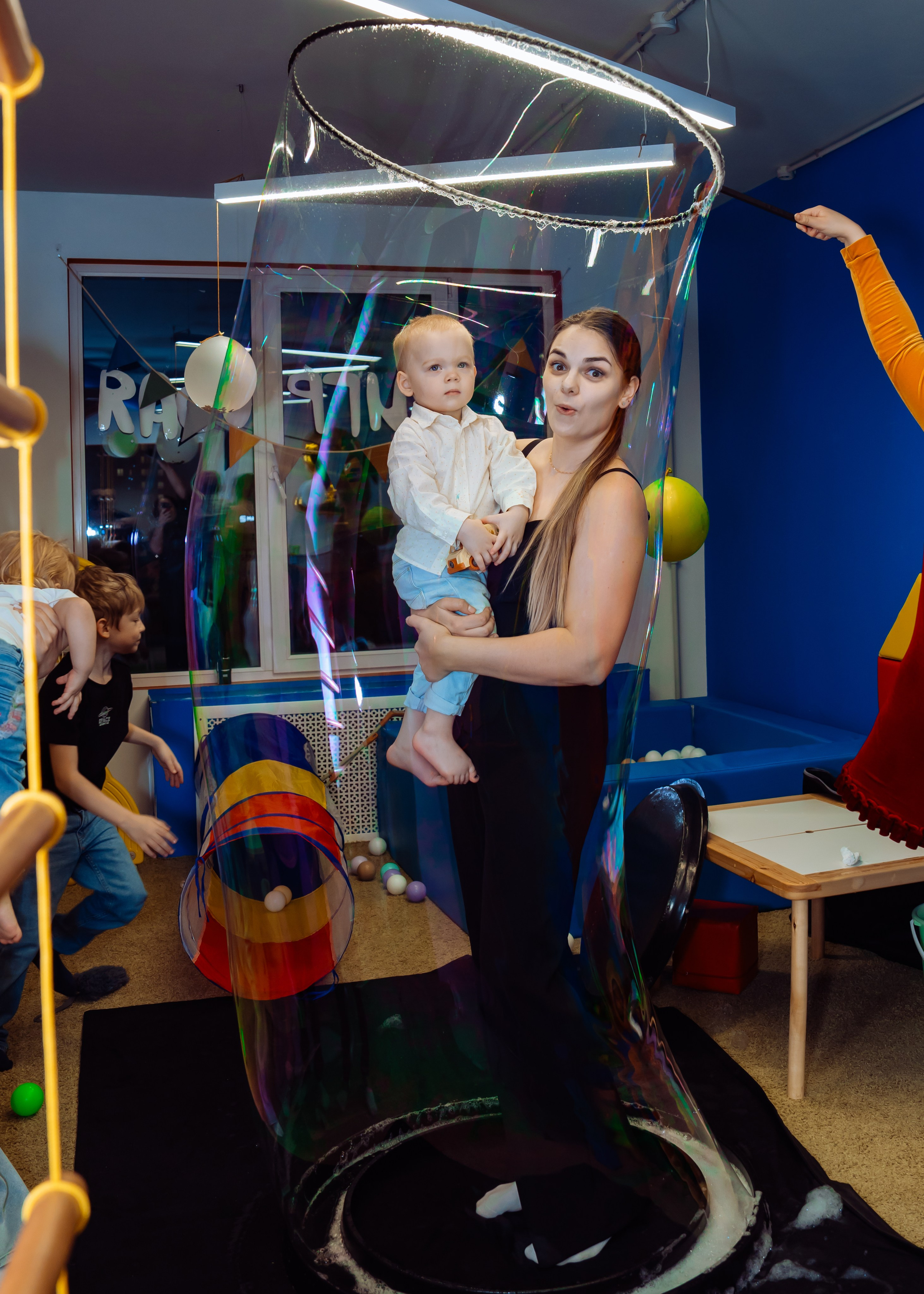 Карамелька в гостях у Романа. Крамер Юлиана детский и семейный фотограф