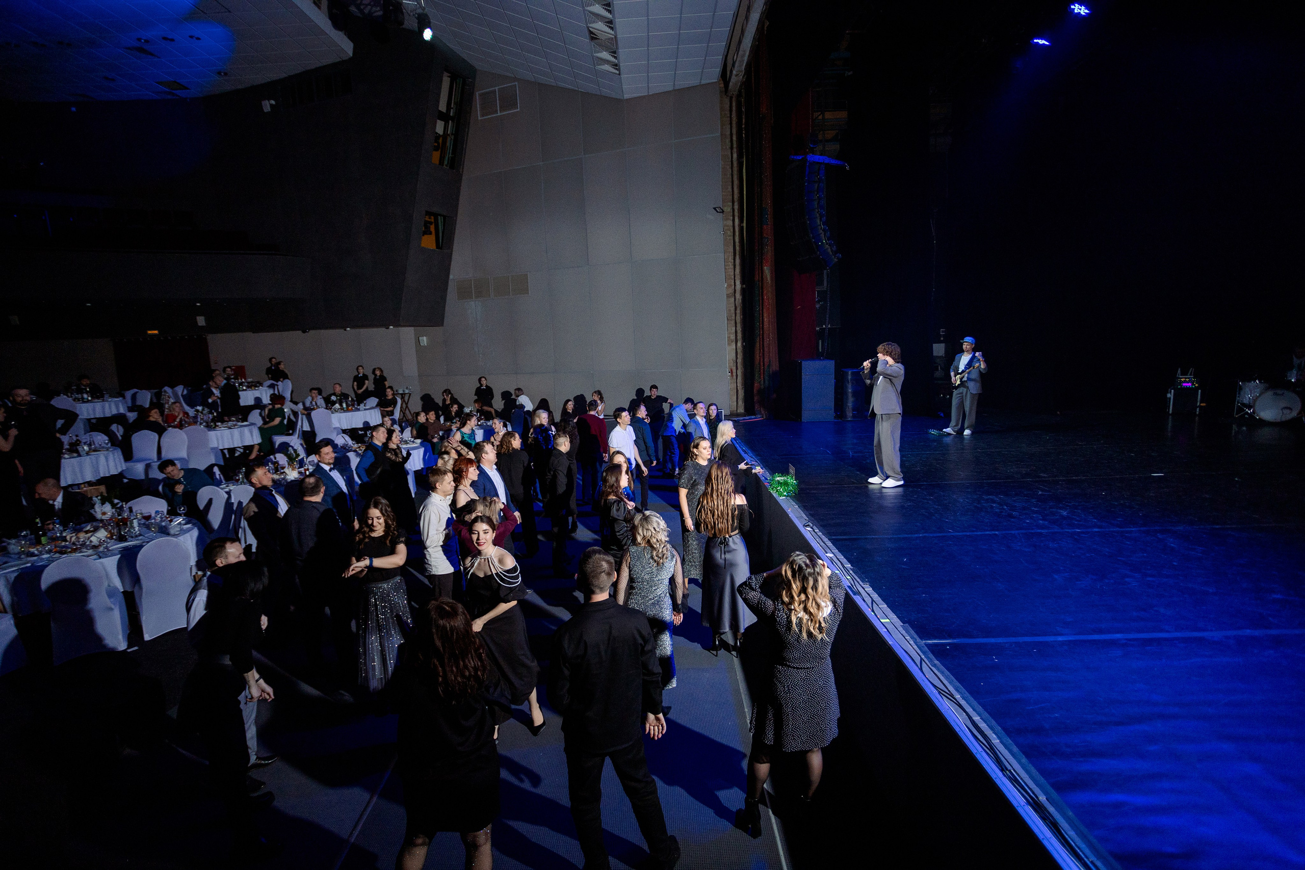 РЕПОРТАЖ: НОВЫЙ ГОД В ДК МЕТАЛЛУРГ. Профессиональный фотограф в Ижевске Леша Петров