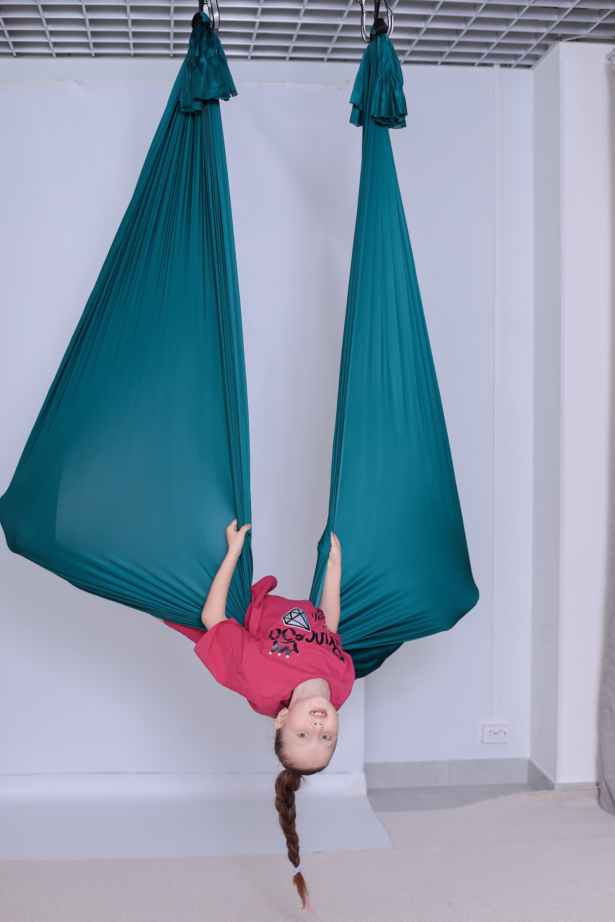 Детская аэройога. Фотограф Надршина Лилия