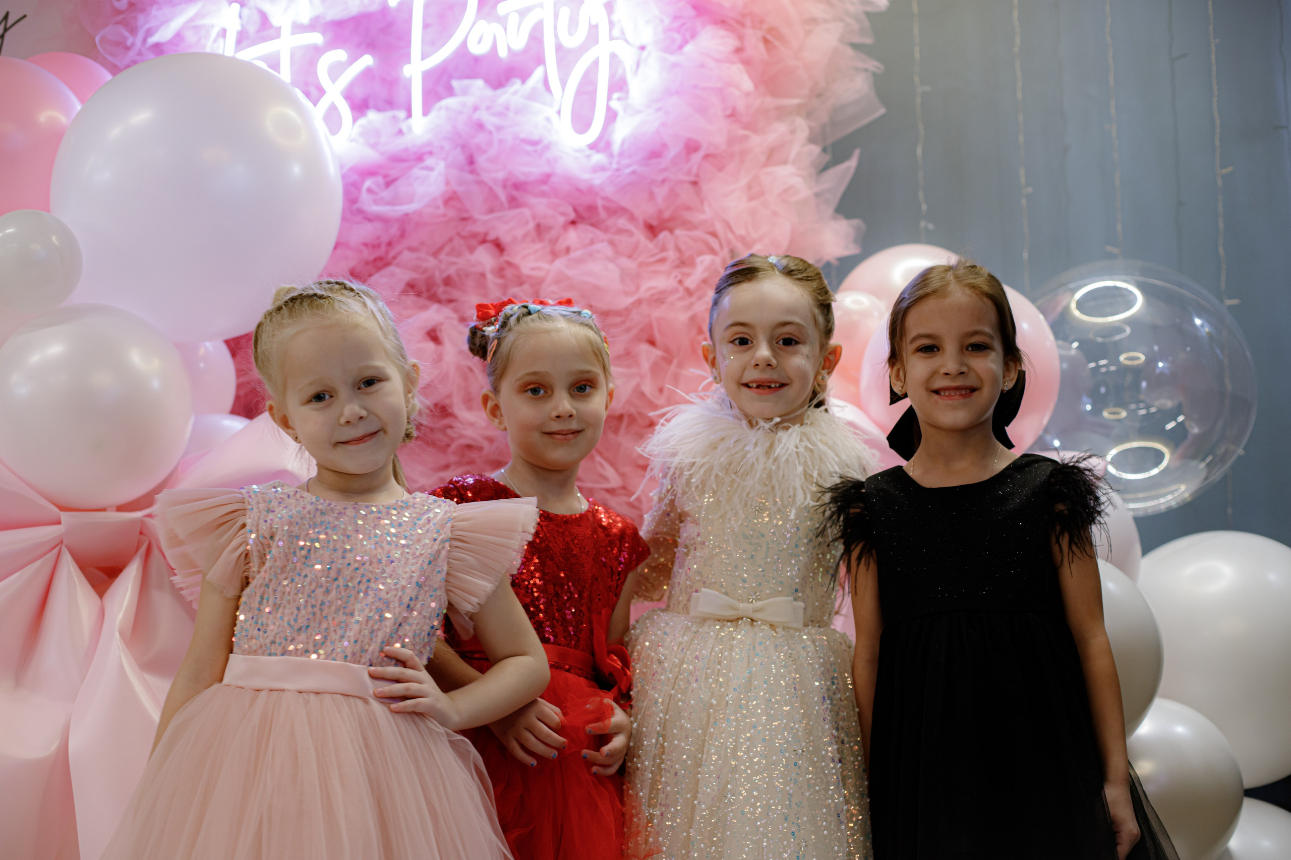 ASIA'S BIRTHDAY PARTY. Photokarish