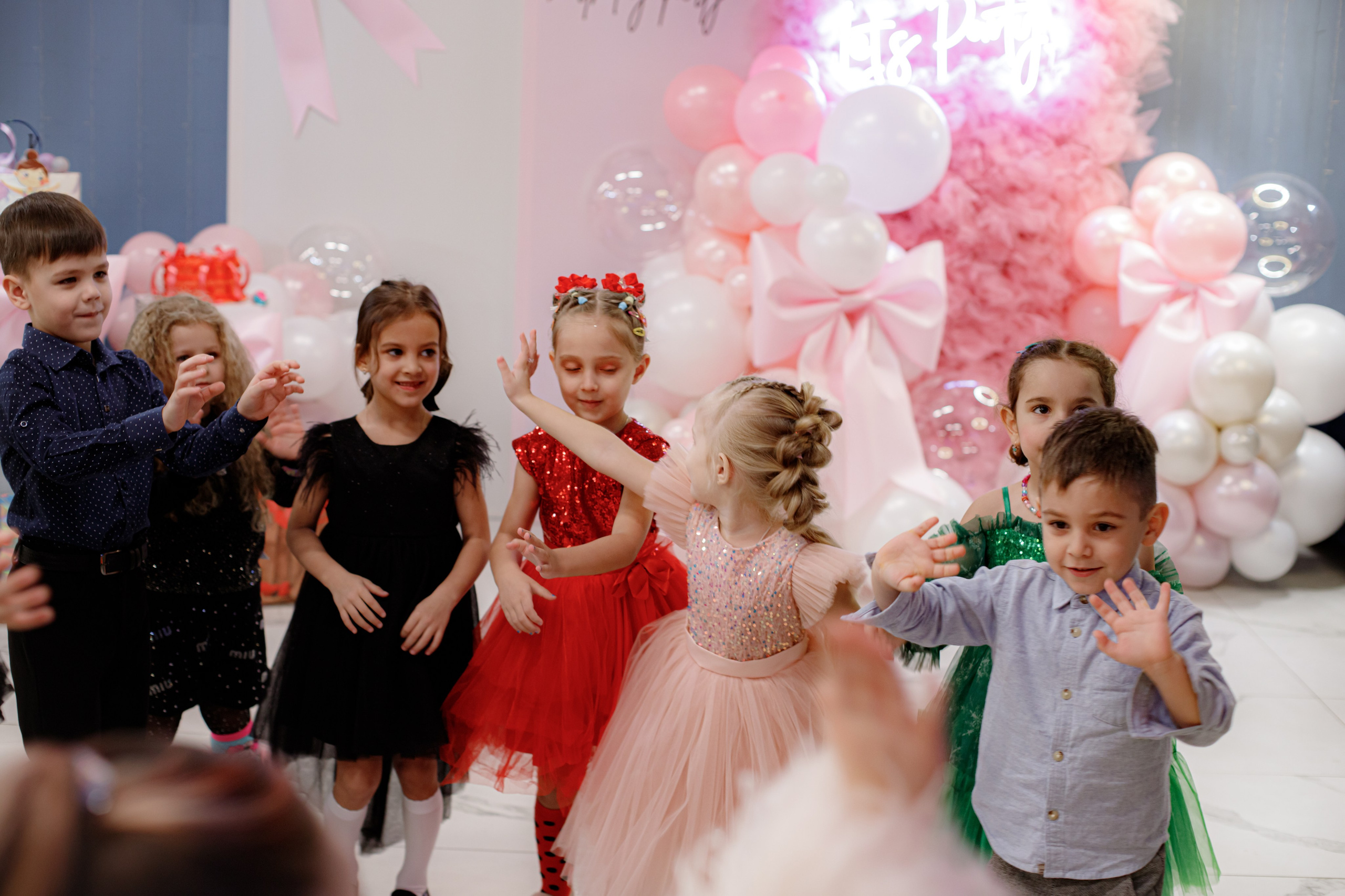 ASIA'S BIRTHDAY PARTY. Photokarish