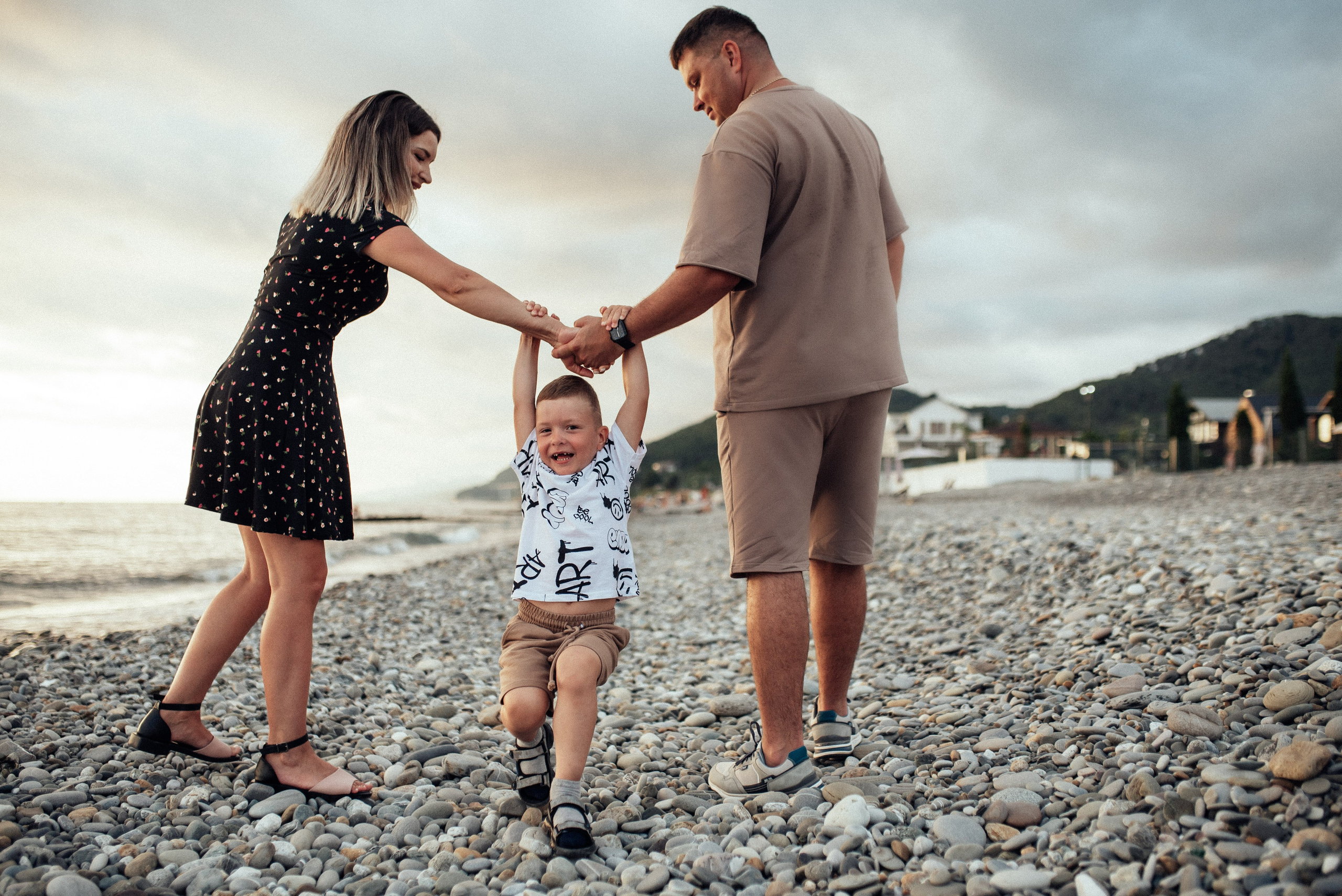 Семейная Фотосессия на соре в Сочи Лазаревской, Лос, Дагомысе, Адлере. Фотограф в Сочи — Маргарита Поганова