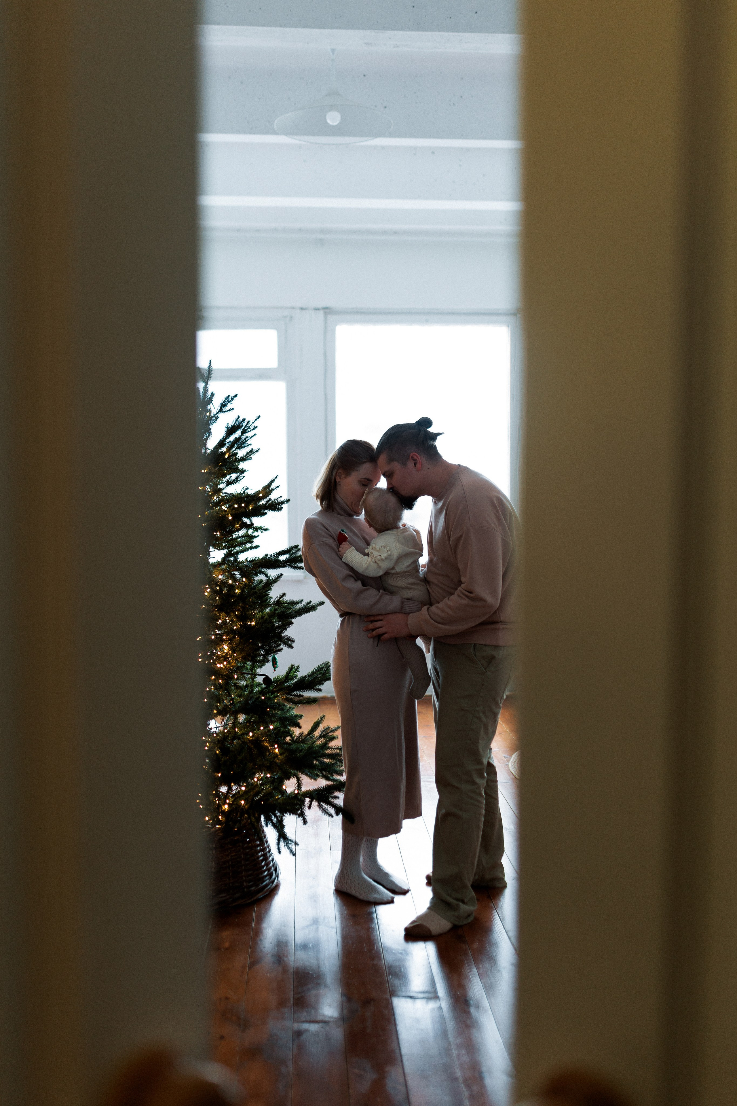 Алексей, Екатерина и Ася. Перед Новым годом. Цифра и плёнка. Настя Оленченко, портретный/семейный фотограф на цифру и плёнку Москва