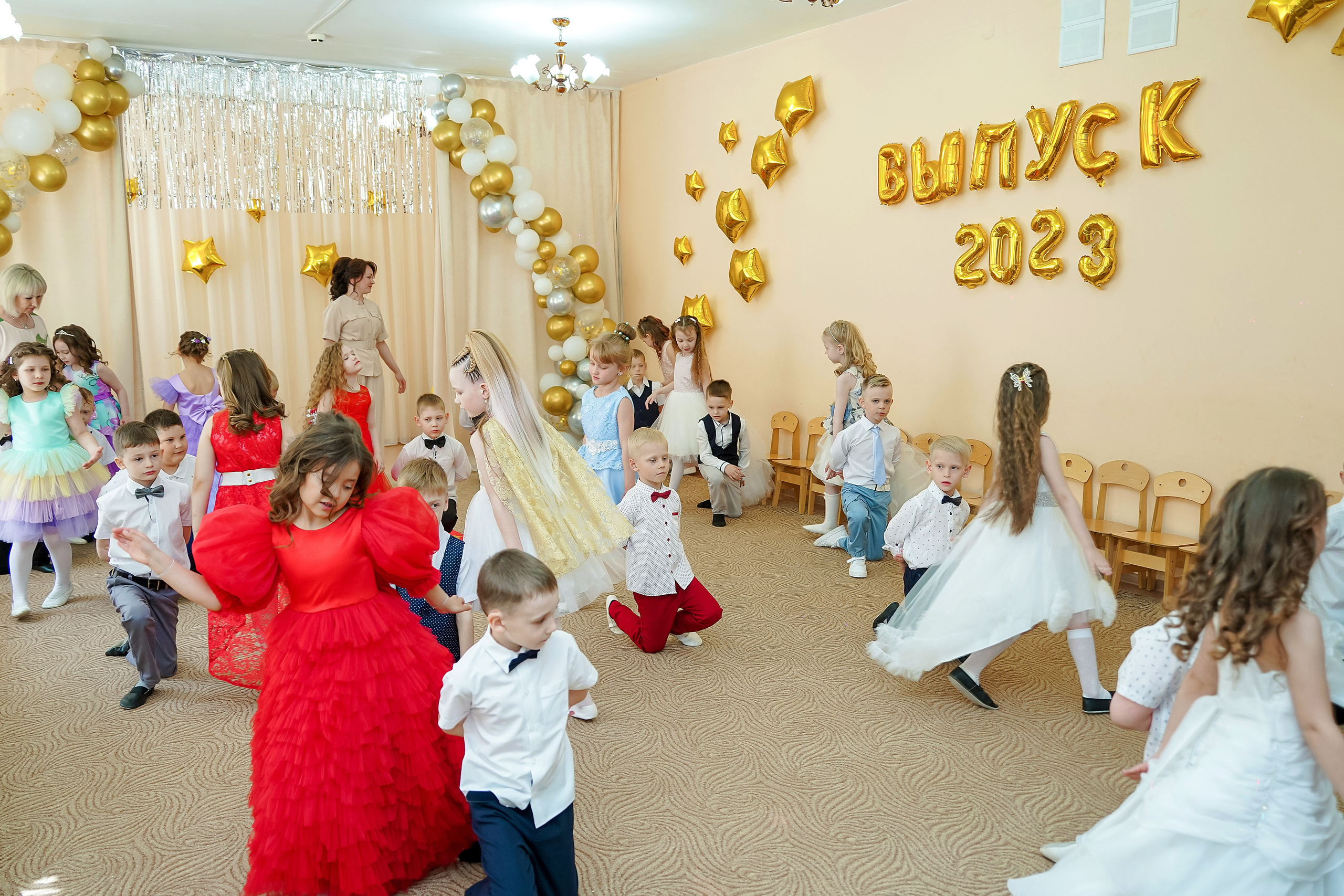 Фотосъемка видеосъёмка фотограф видеооператор новогодних утренников  в. Фотограф, видеооператор Нина Коршунова