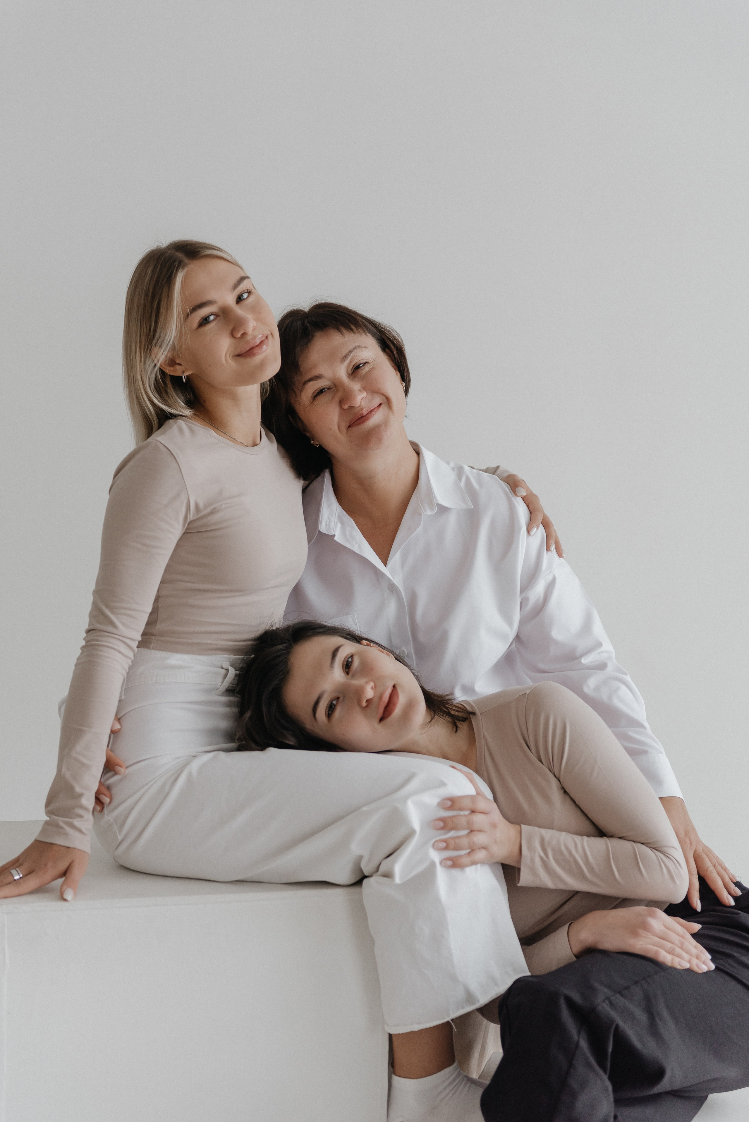 В студии большой семьёй