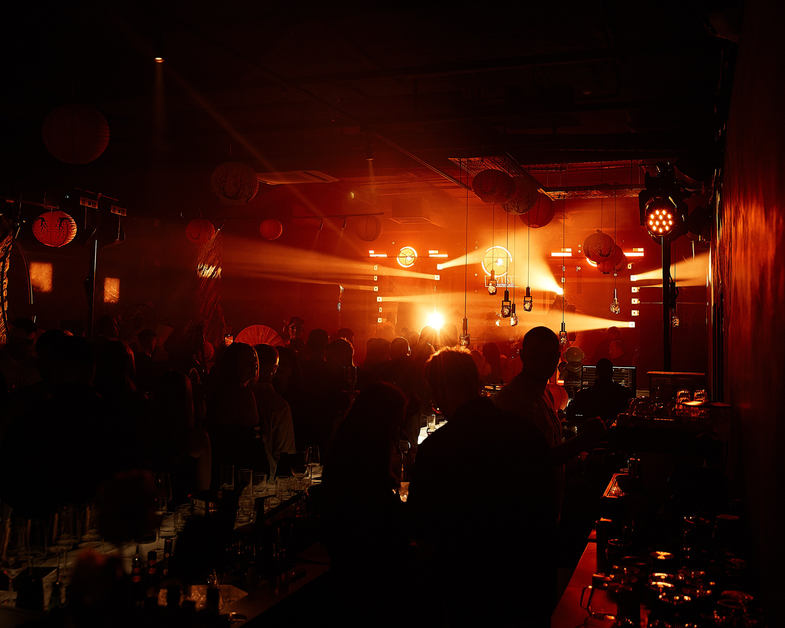 PLUS VIBE Party. Репортажный фотограф в Москве Дмитрий Масленников