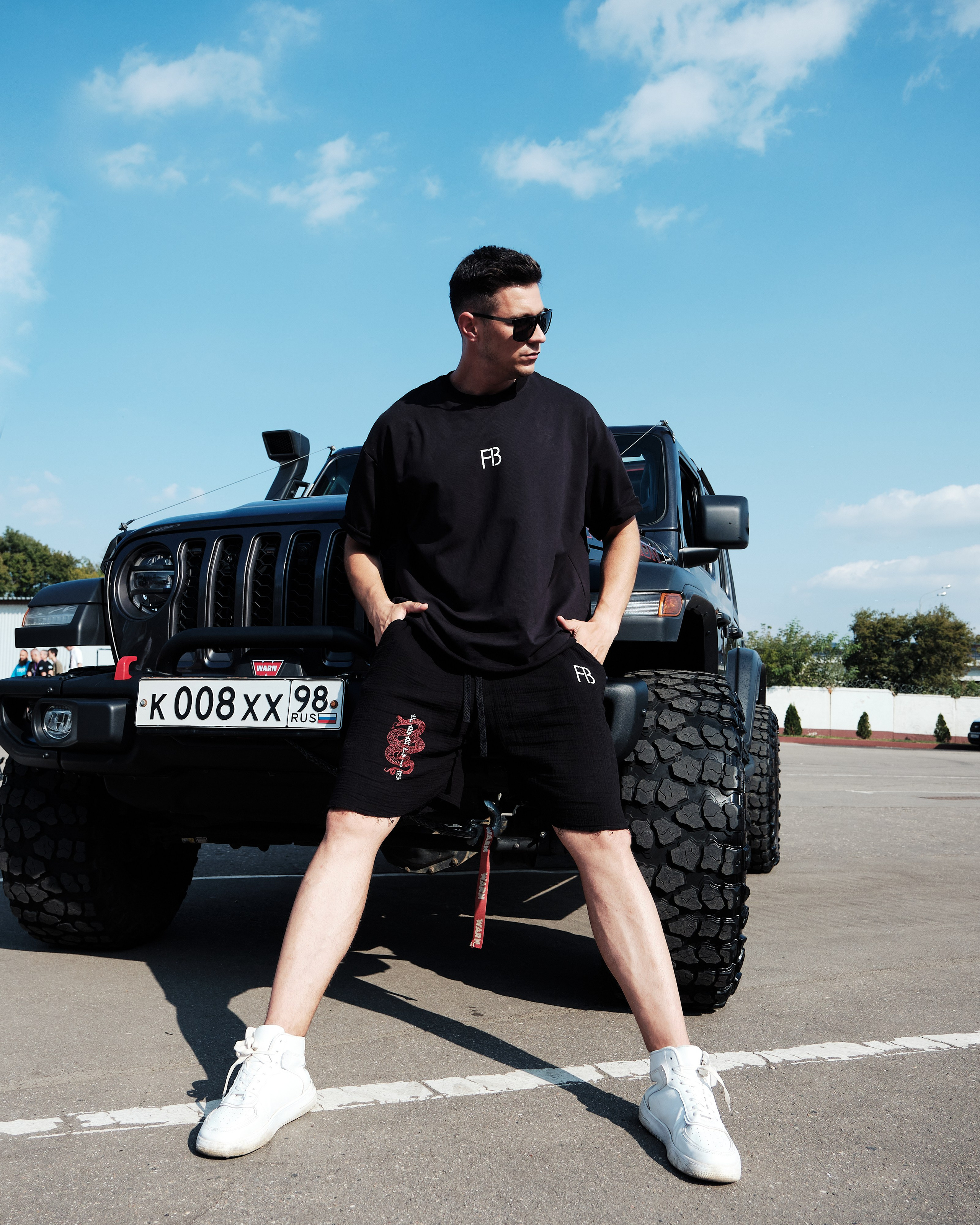 фотосессия для мужчины с автомобилем в Москве фотограф Виктория Колышева