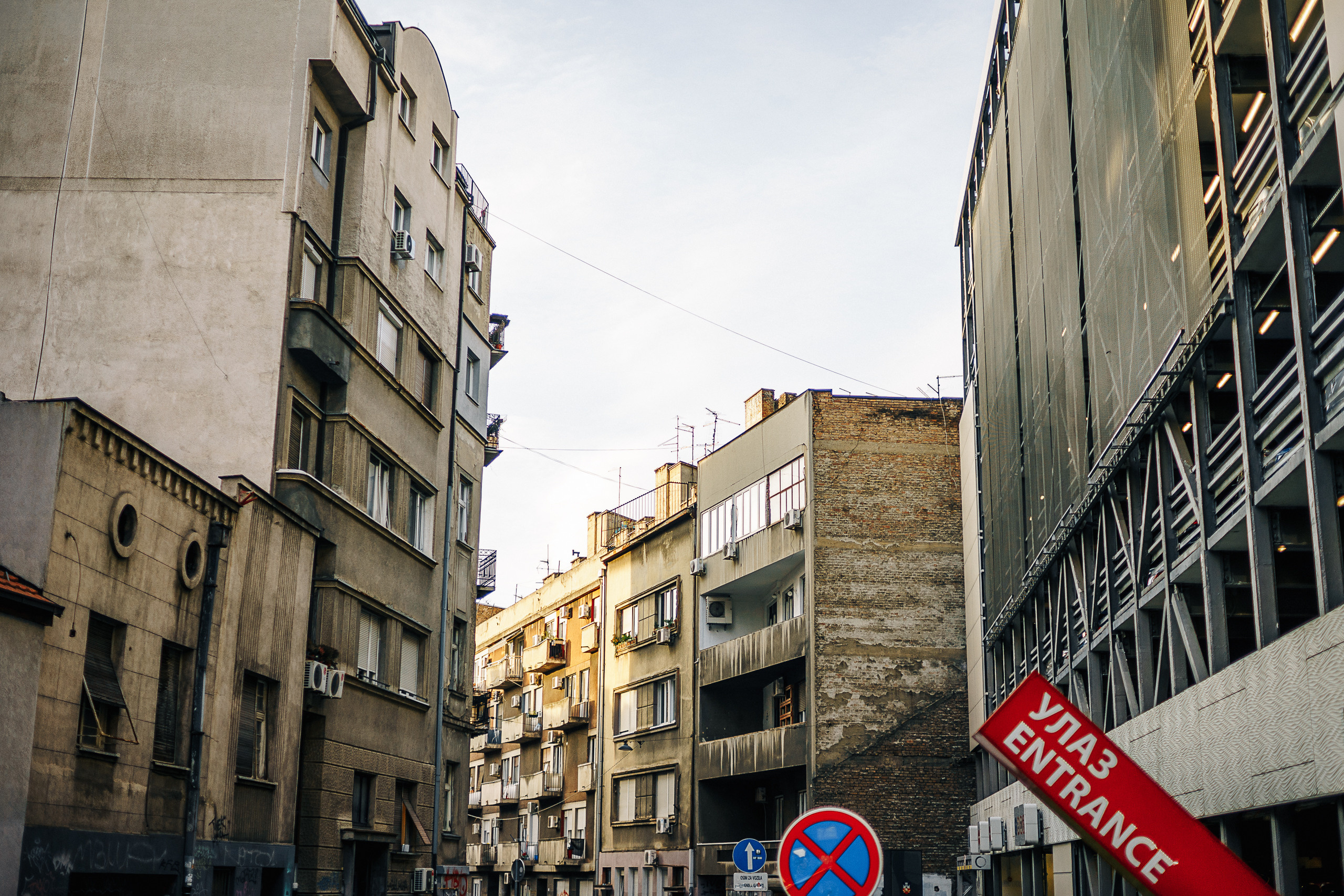 Београд. Oleg Kozachok — Photographer with Protanopia | Portraits, Texture & Light