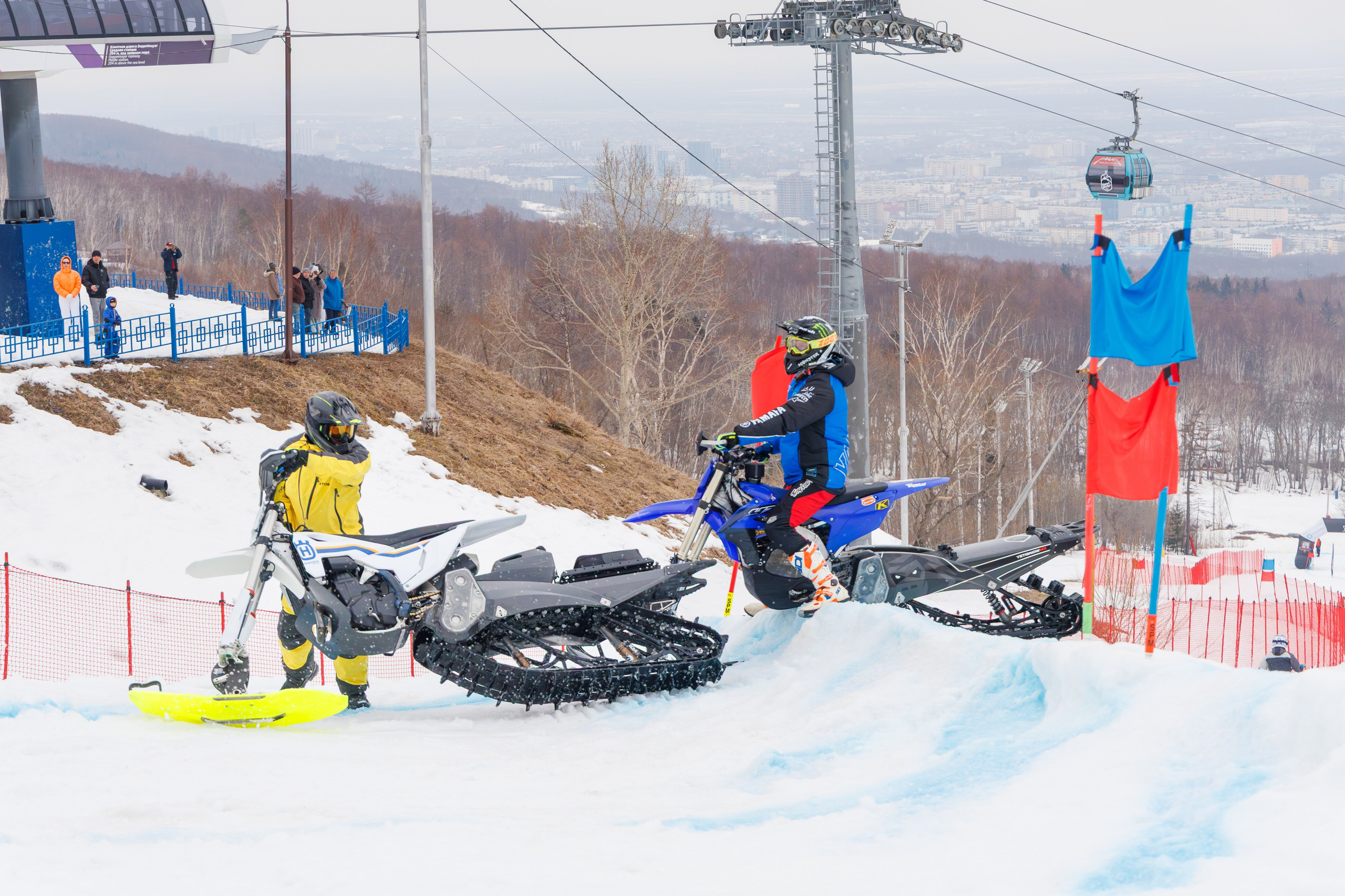 Сноубайк Шоу _ 2026. Свадебный, семейный и репортажный фотограф в Южно-Сахалинске Артур Петросян