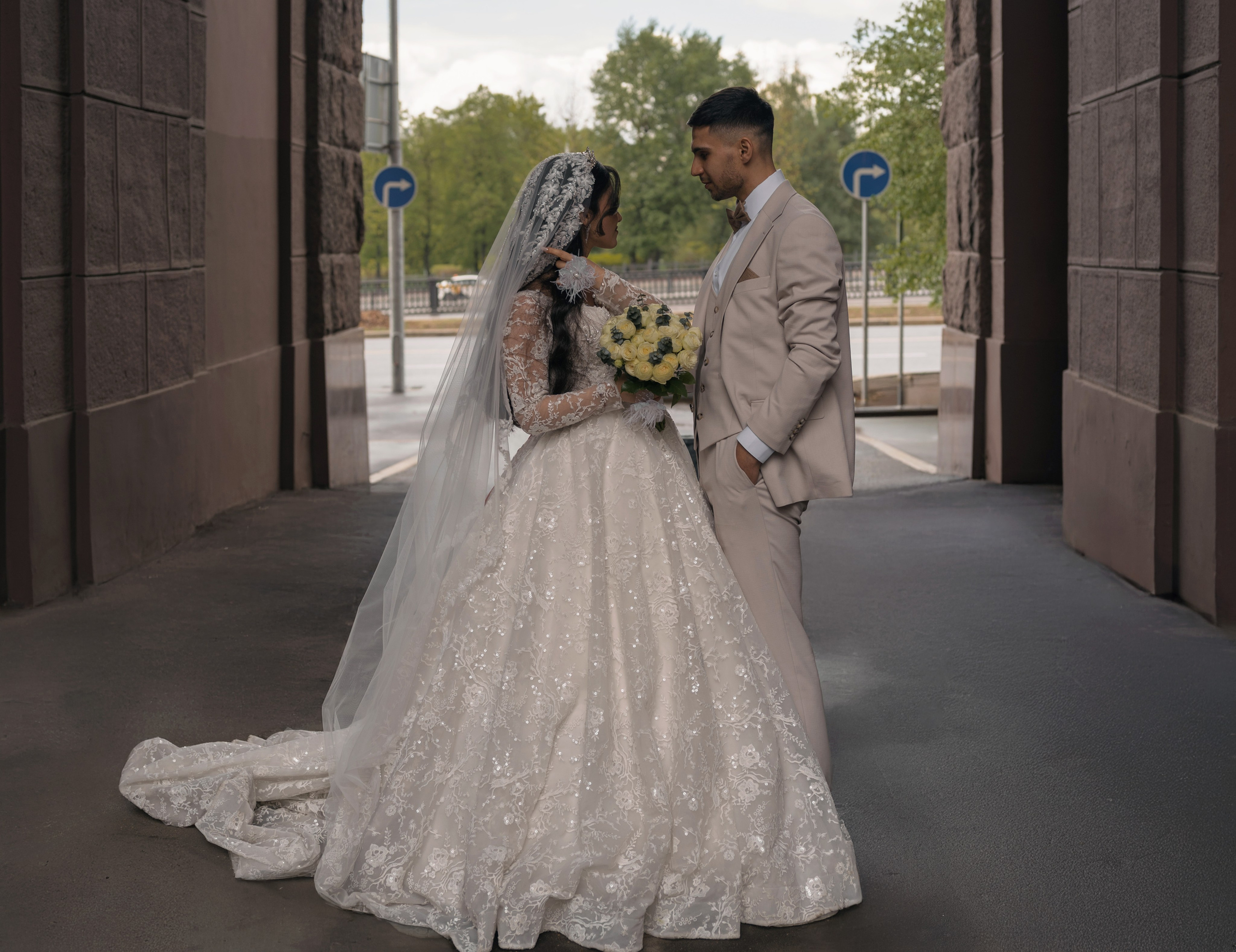 Свадебная прогулка на Котельнической. Азиз и Нармин. Семейный фотограф в Москве Алёна Чача