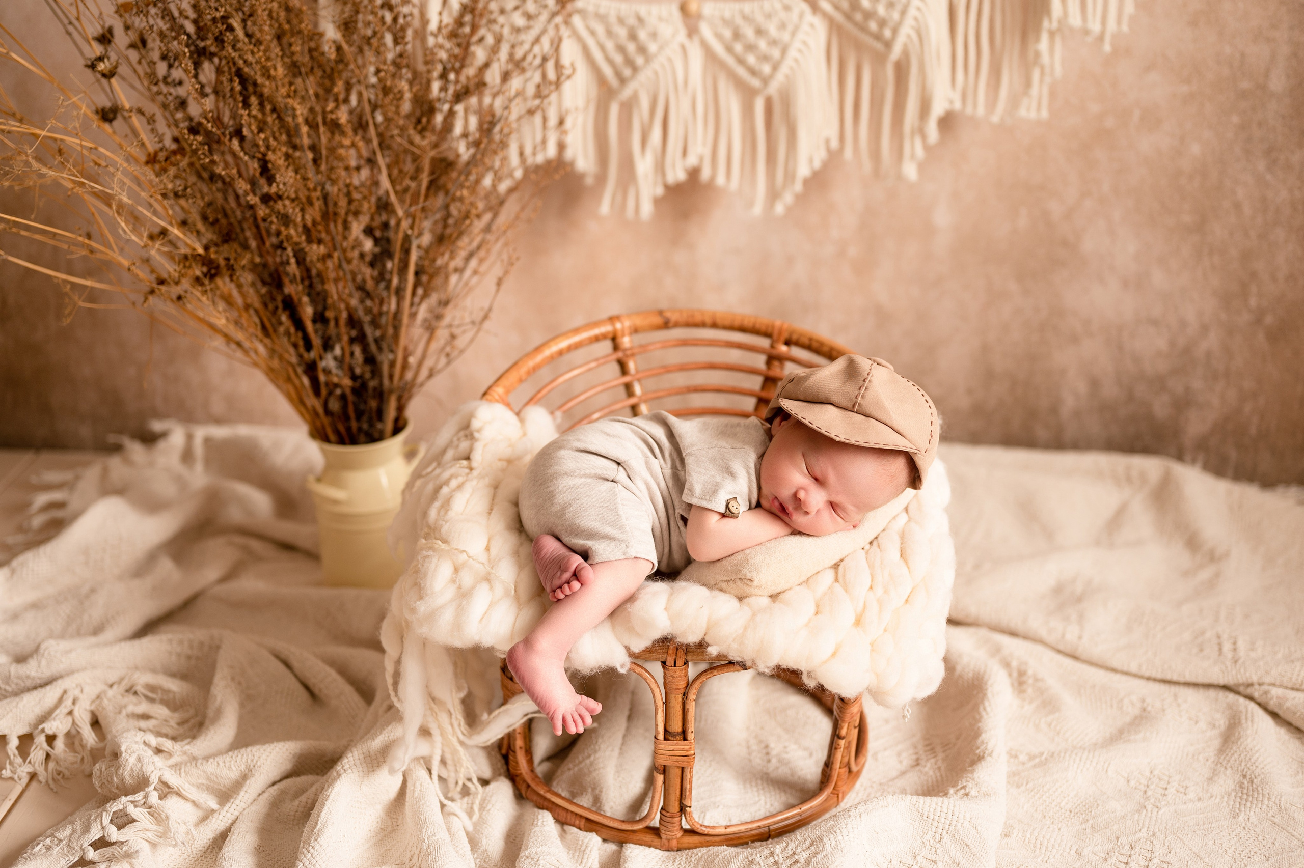 Ростислав, 10 дней. Детский и семейный фотограф в Красноярске. Фотосессии новорожденных малышей до 1 месяца