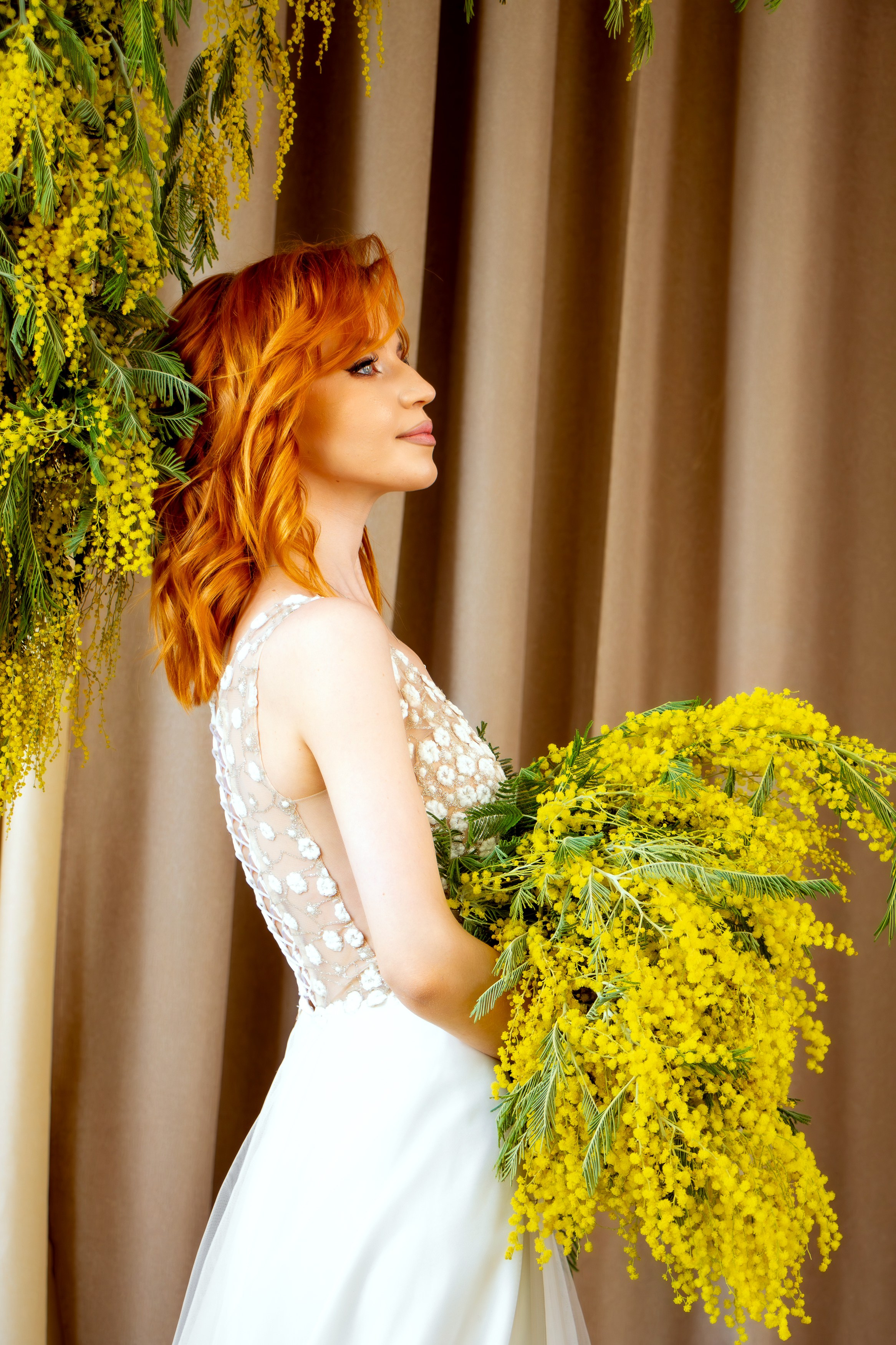 Анна в мимозе. Фотограф Татьяна Матрос