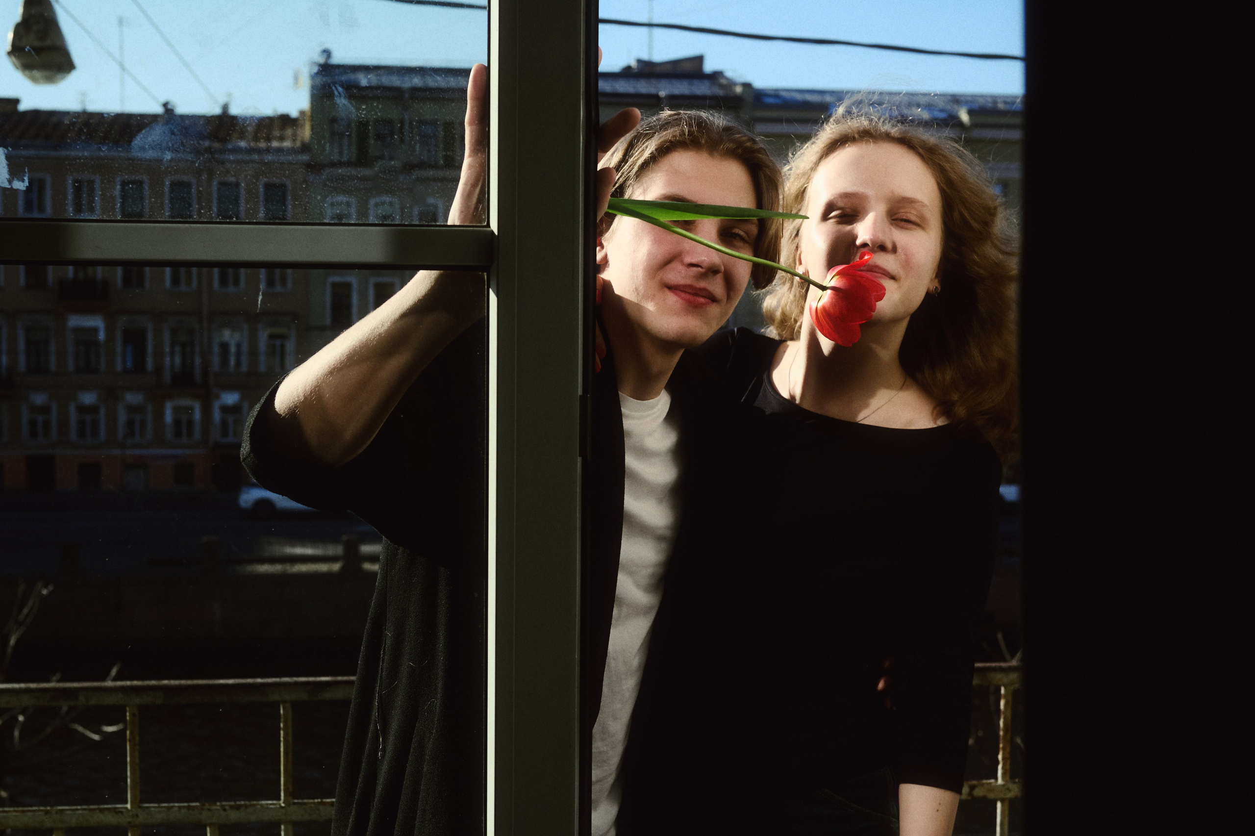 День рождения в Питерской парадной. May the numbers guide us