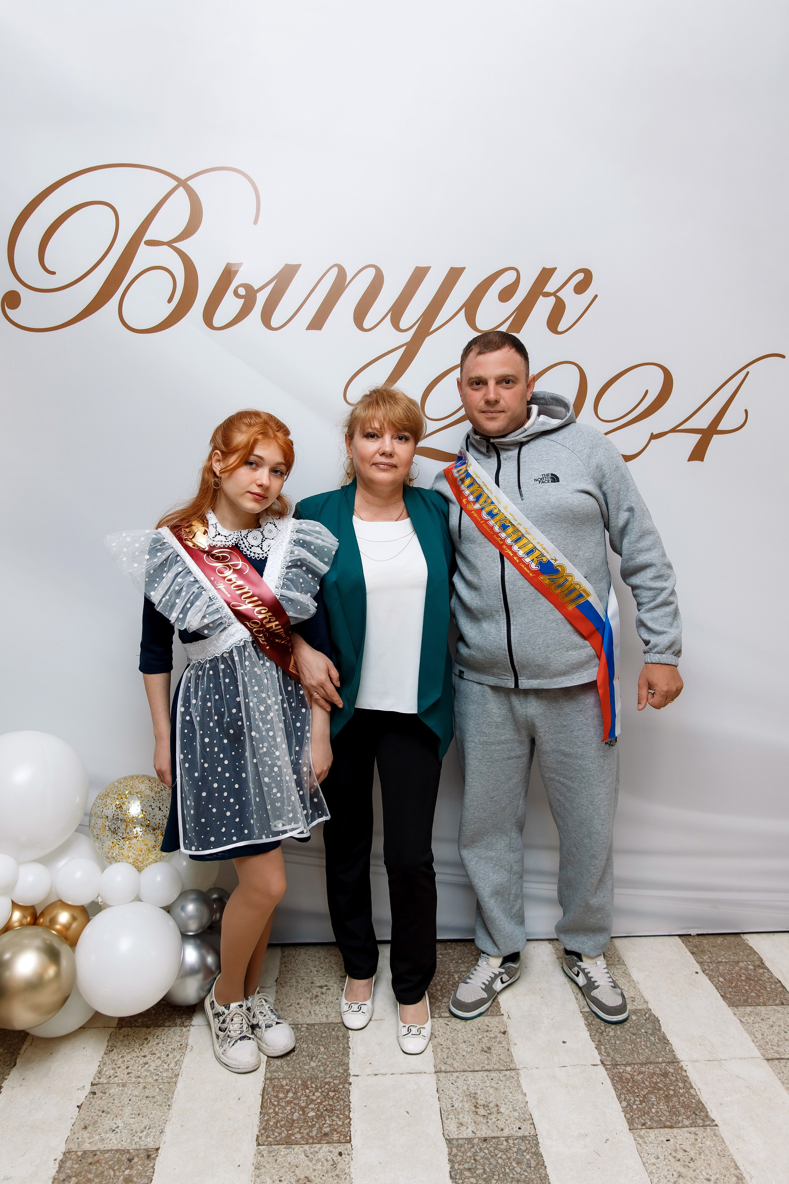 11 класс Последний звонок. Фотограф Любовь Корниенко, Примоский край