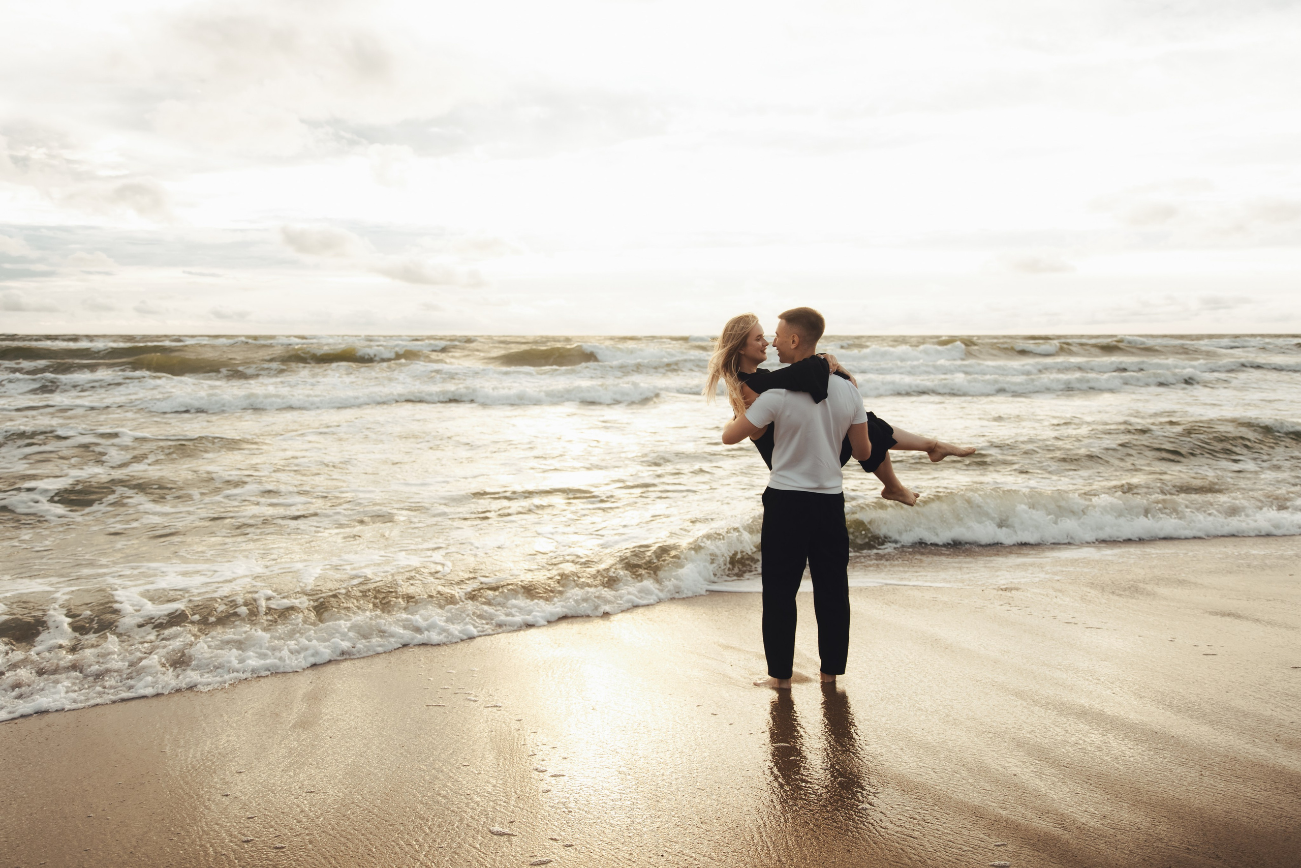 Арсений и Анастасия / Янтарный. Фотограф Калининград Илья Миллер