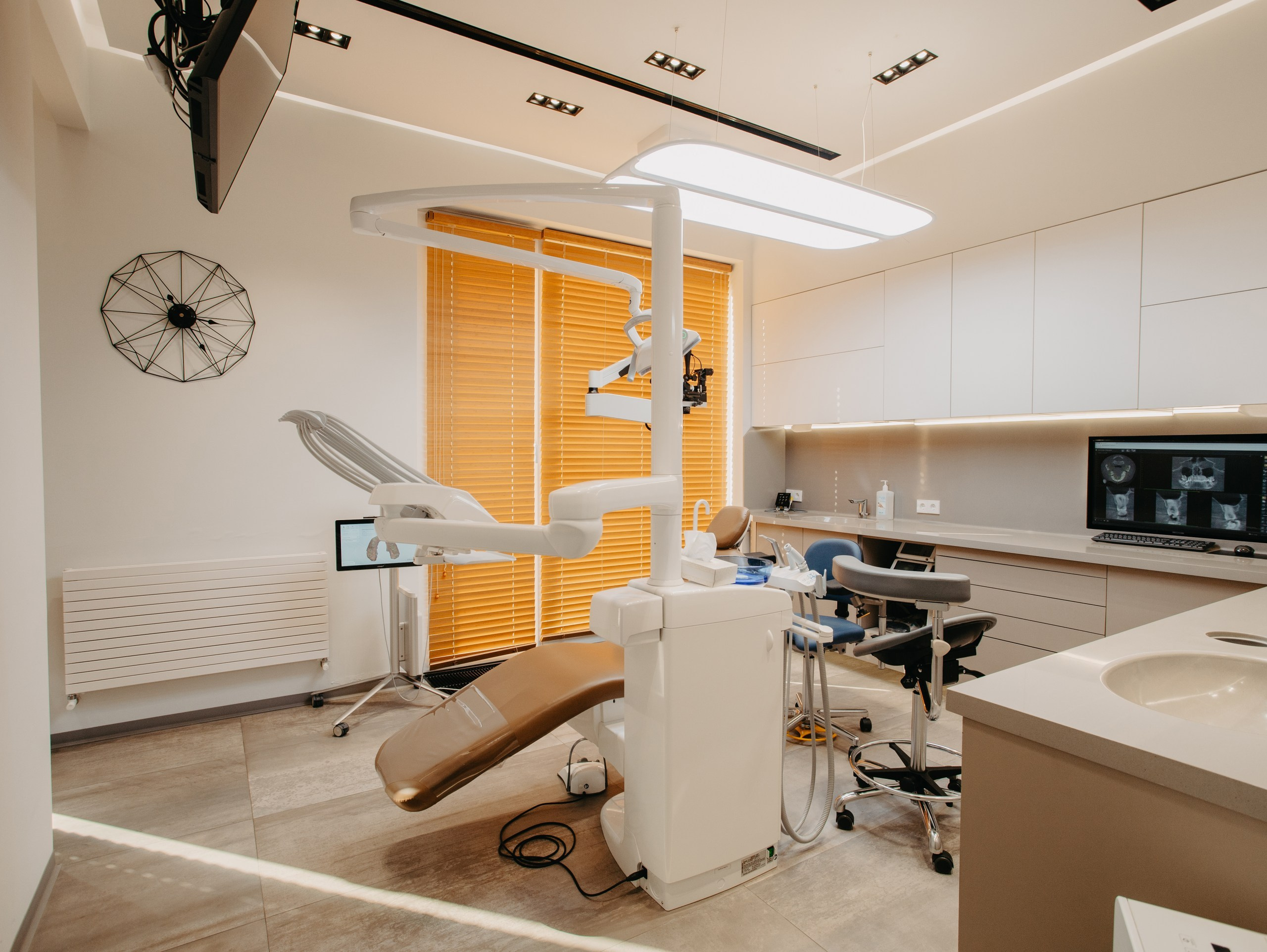 Karasaev Dental. Коммерческий и некоммерческий фотограф в Алматы Сланбек Адиль