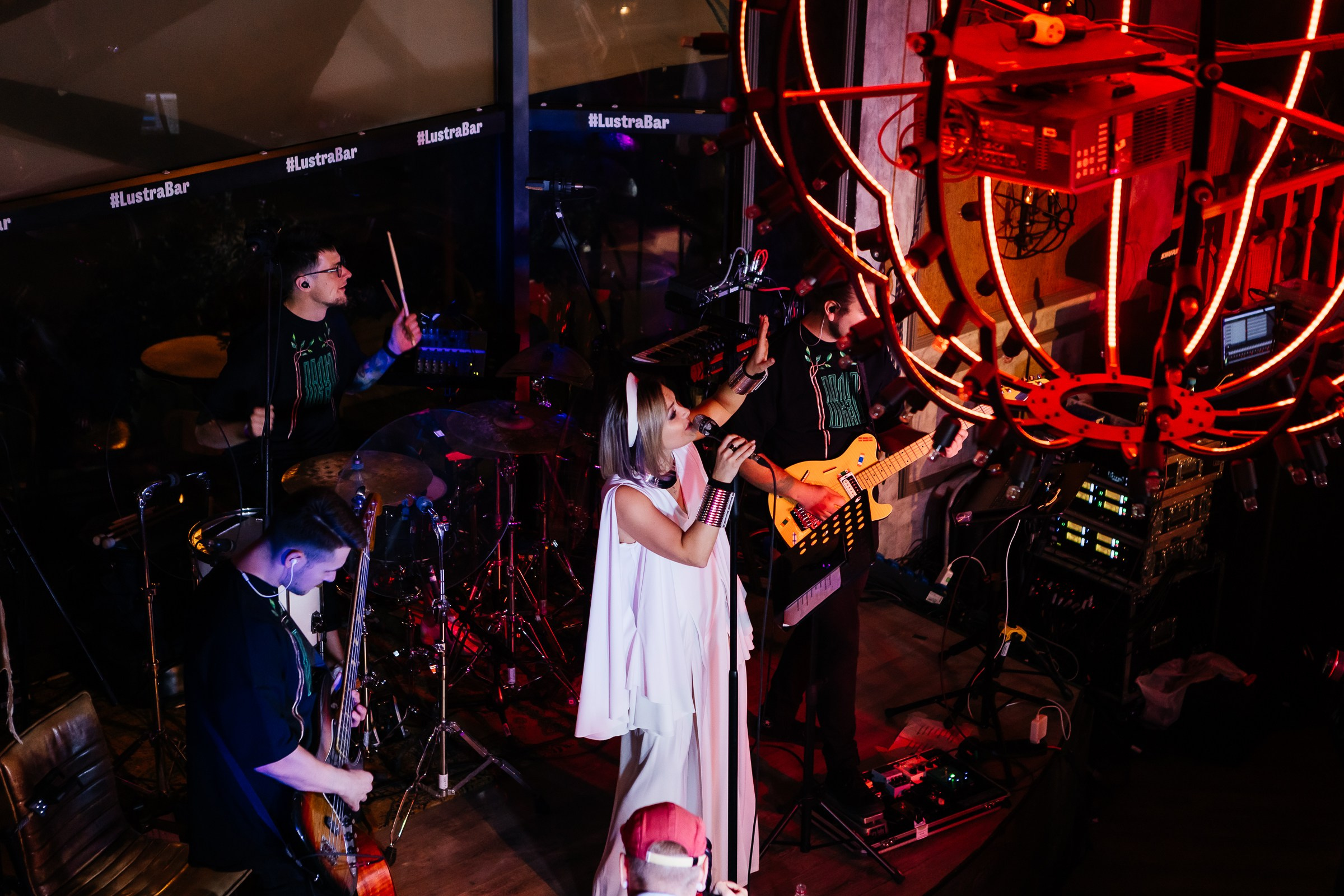 Полюшка в Lustra bar. Репортажный и свадебный фотограф Катерина Потапова
