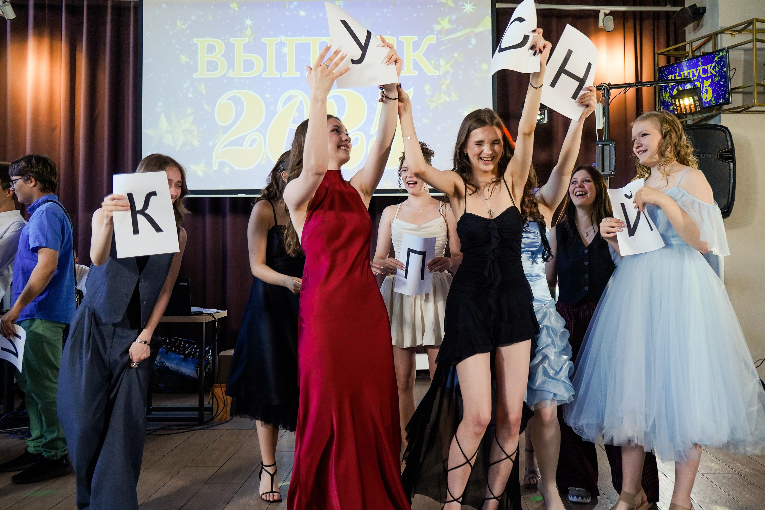 Выпускной вечер, гимназия № 40, 9 класс. Семейный и портретный фотограф в Екатеринбурге Анна Лобанова