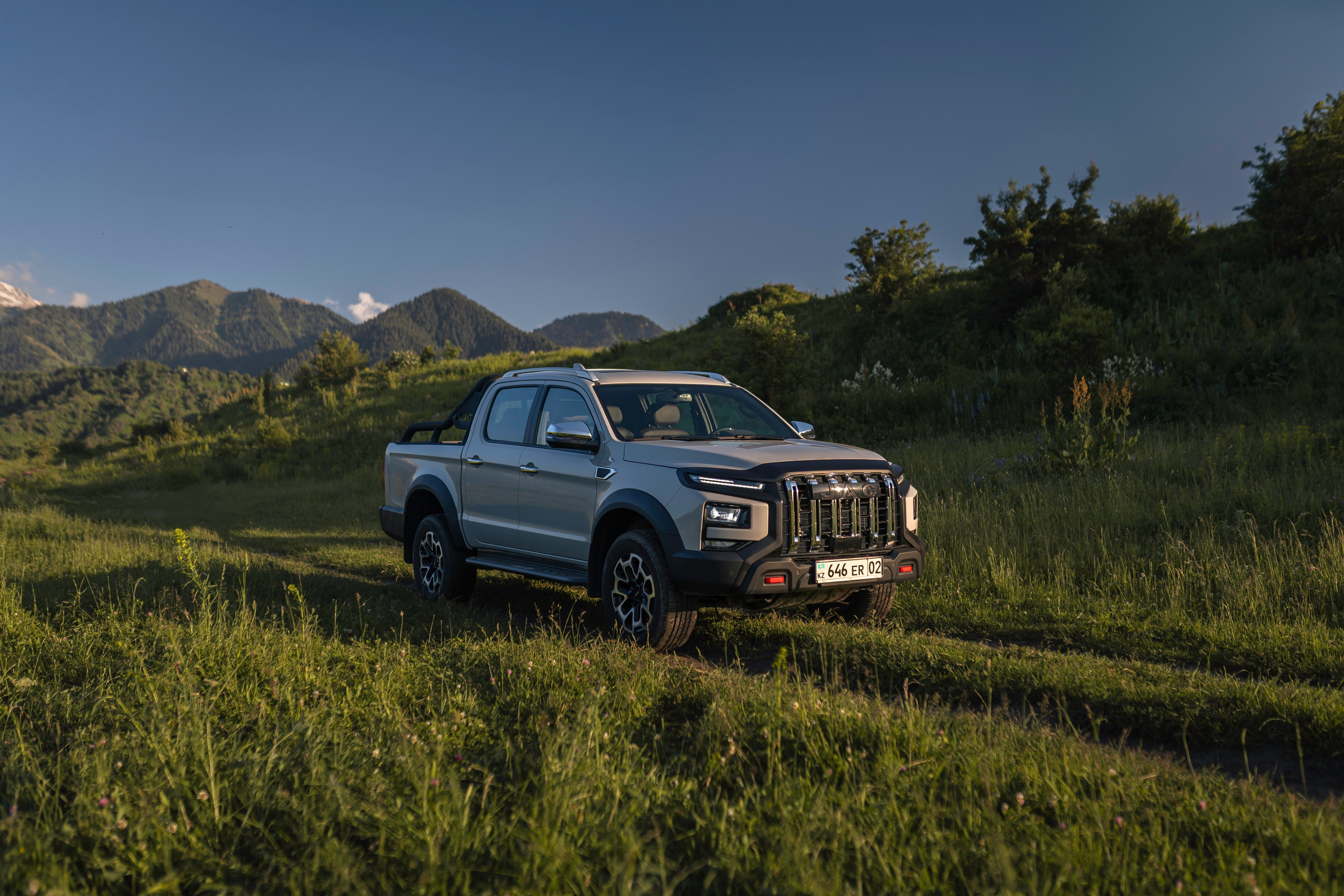 JAC T8 Pro. Чен Станислав | Автомобильный фотограф | Алматы, Казахстан