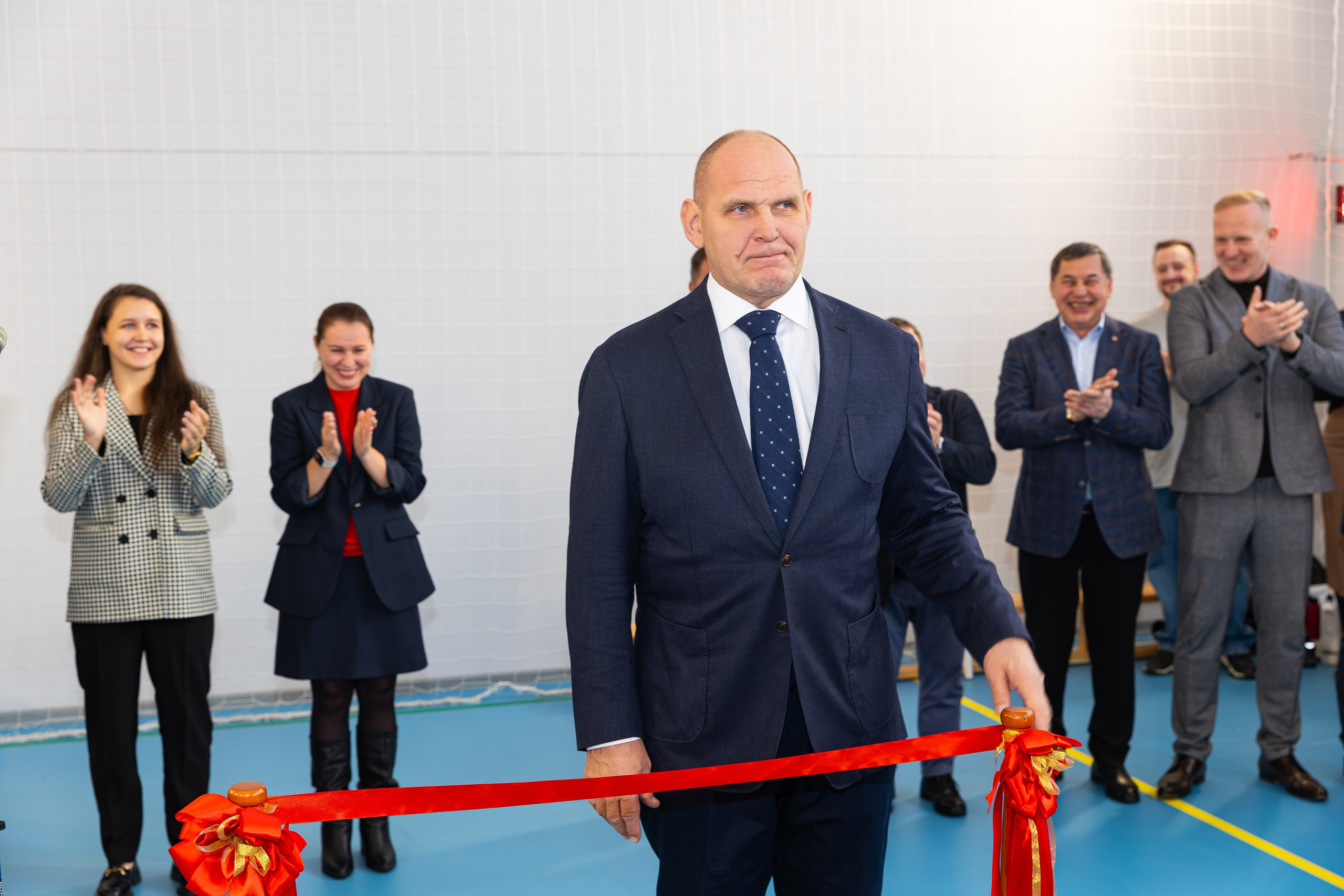 Открытия спортивного зала по вольной борьбе. В школе № 221. Фотограф Александр Поздняков  Новосибирск