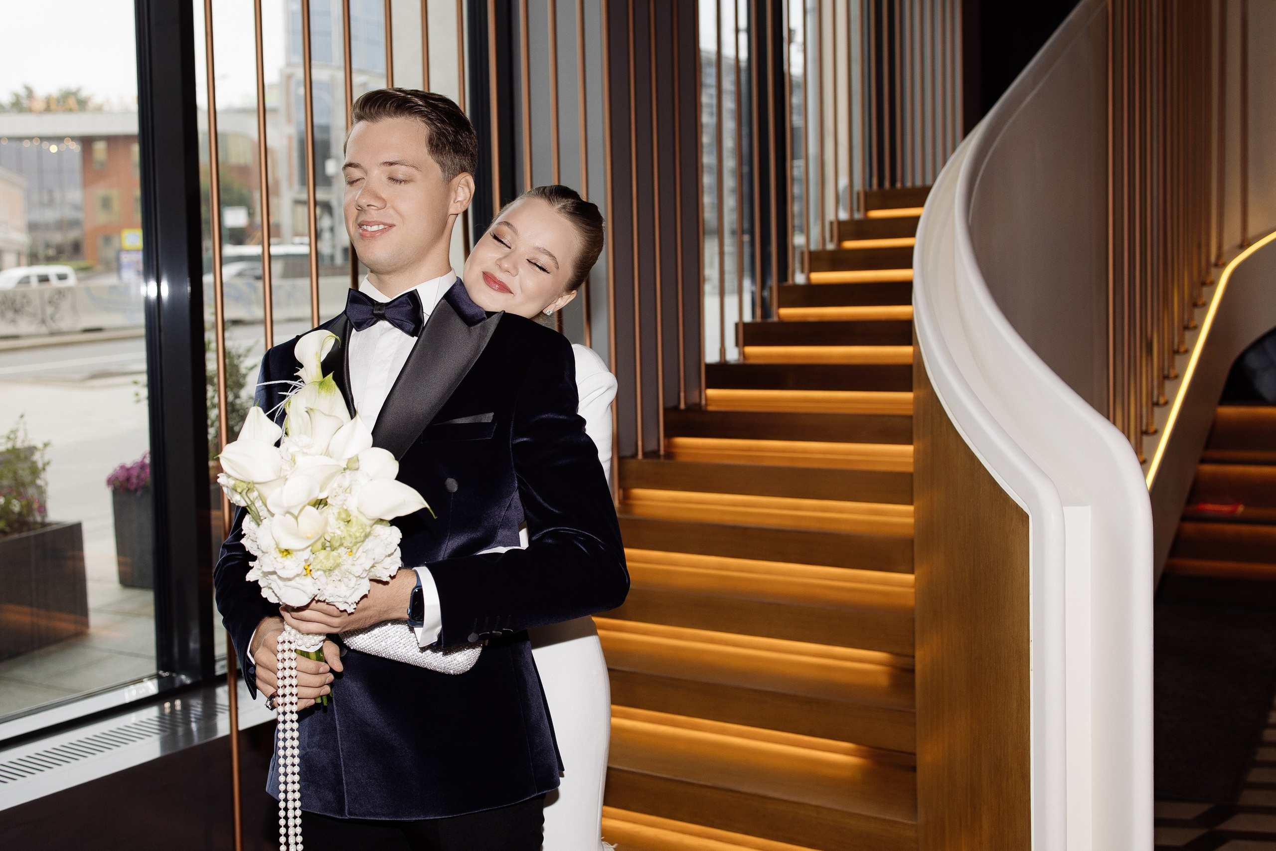 Влюбляться, целоваться. Свадебный фотограф в Москве | Профессиональный фотограф | Выгодные цены на услуги