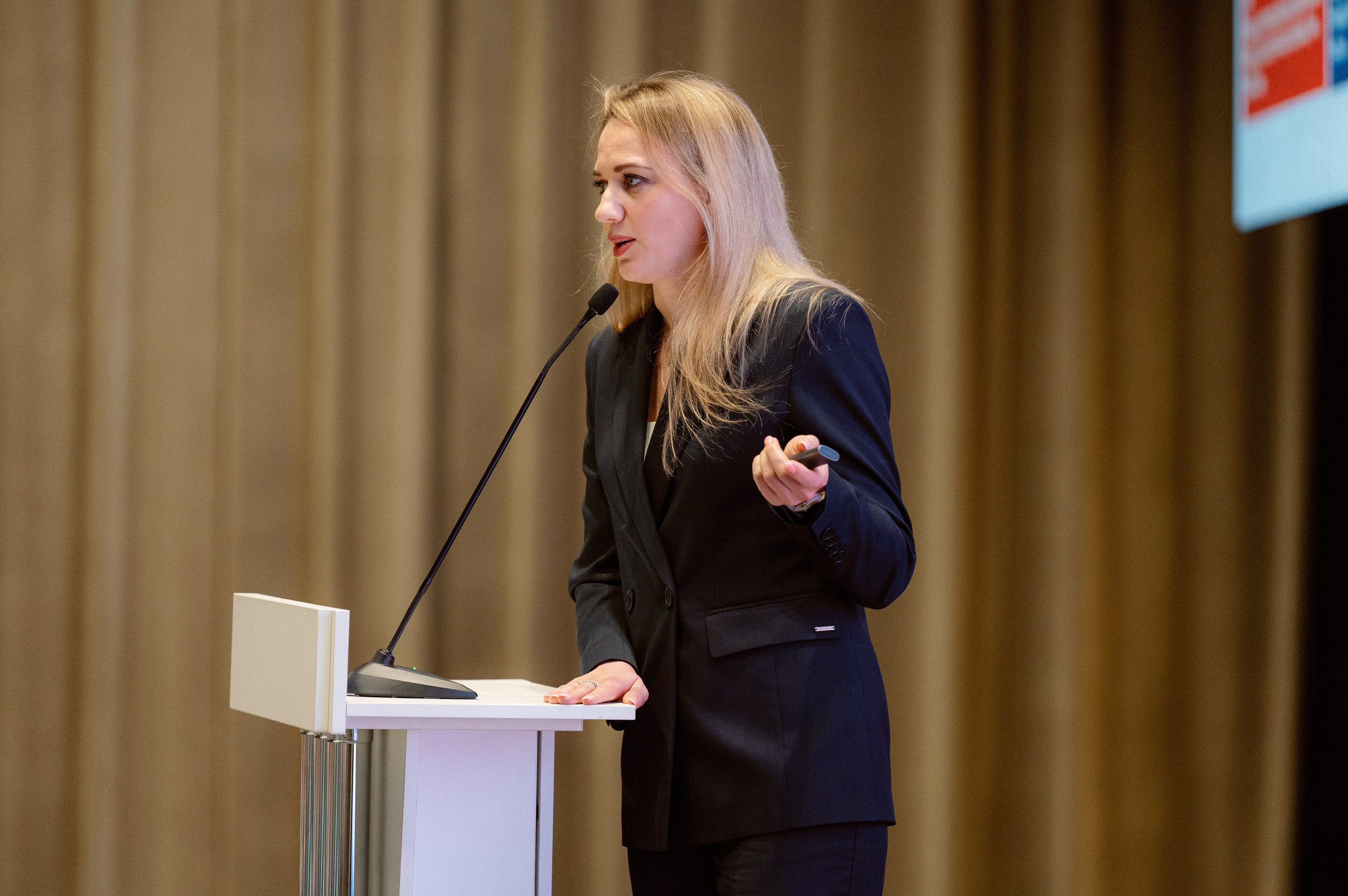 Газпром конференция. Фотограф Павел Петров г. Тюмень