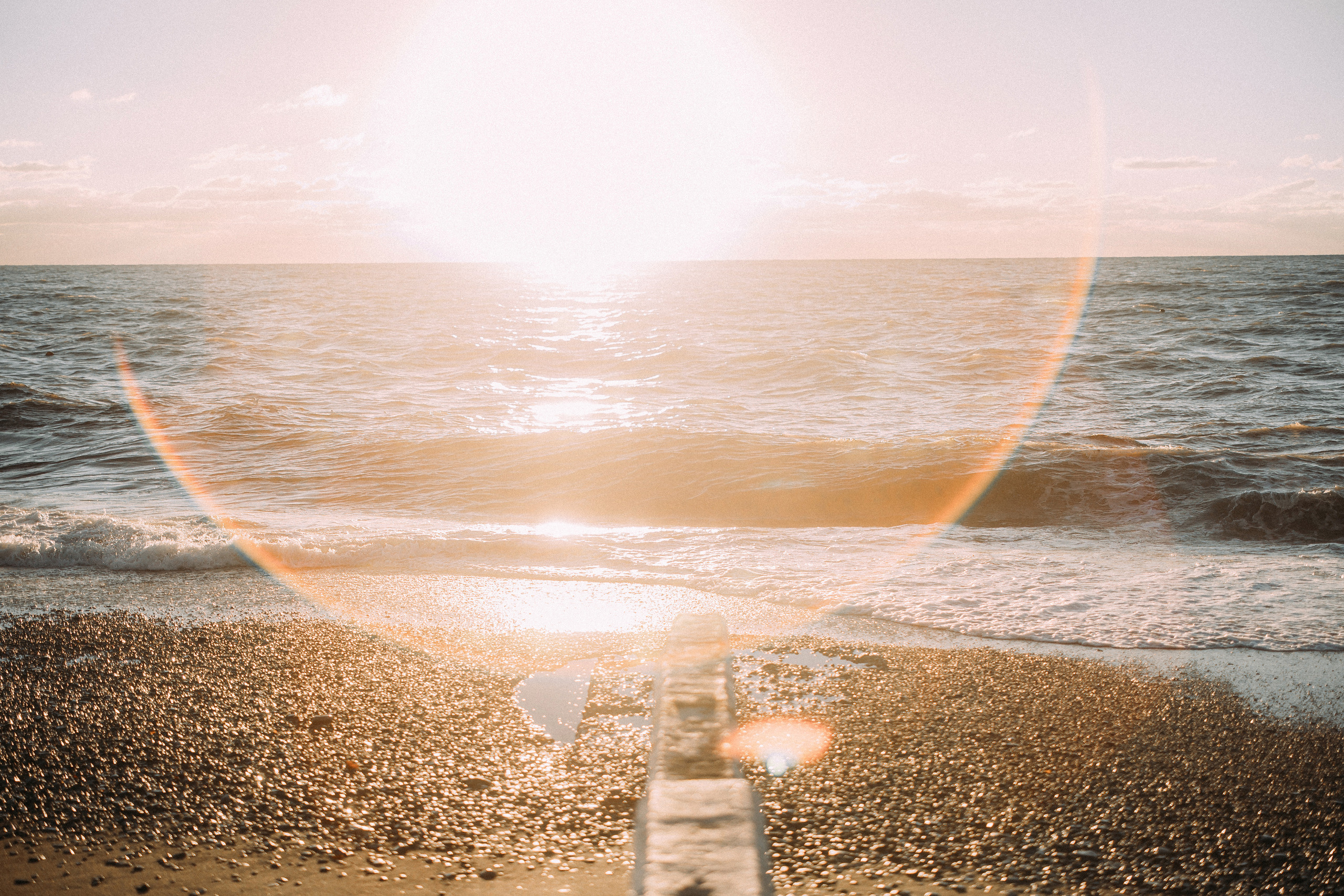Прогулка у моря. Свадебный фотограф в Москве