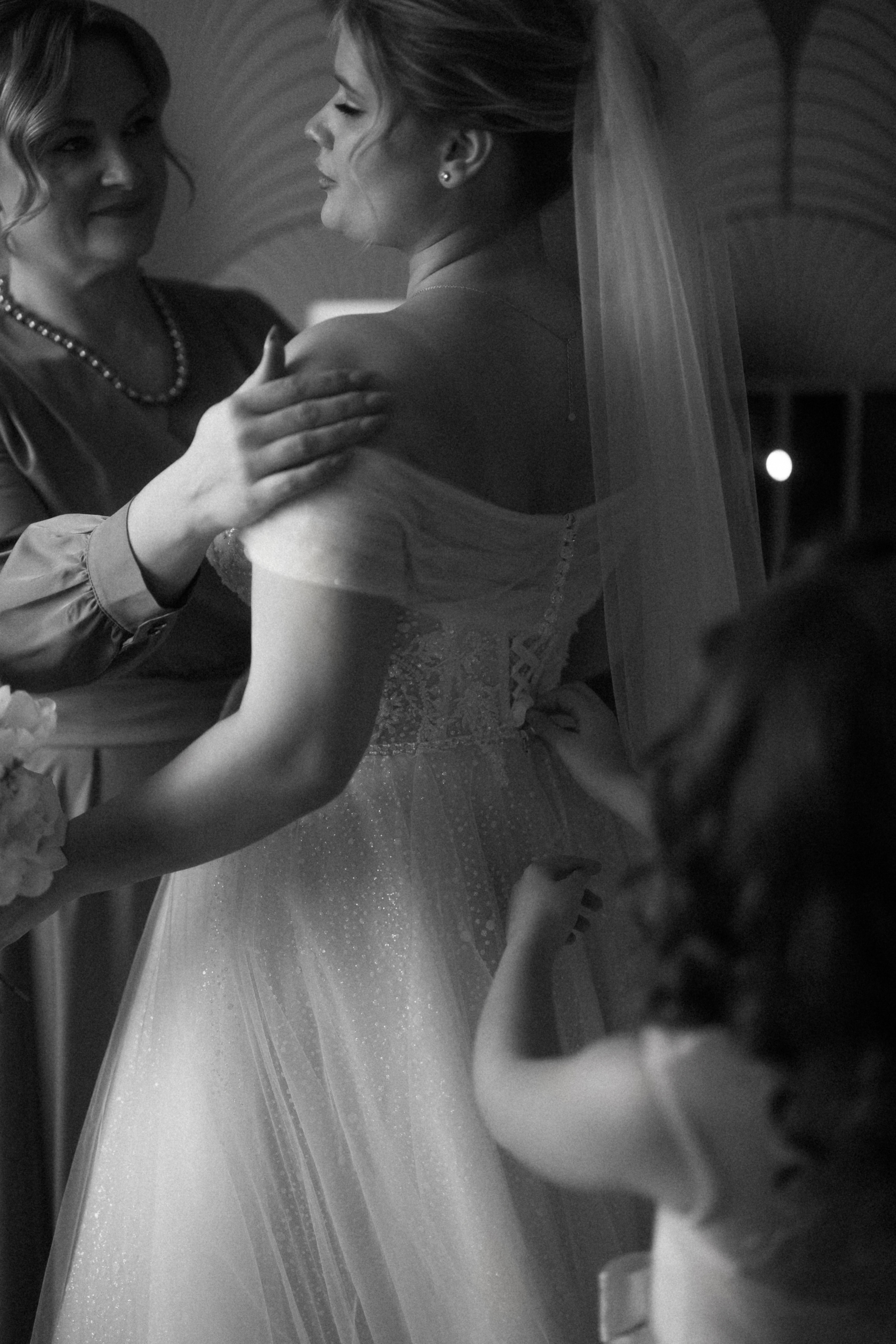 Темнота, Любовь и Слезы ♥. Свадебный фотограф в Москве