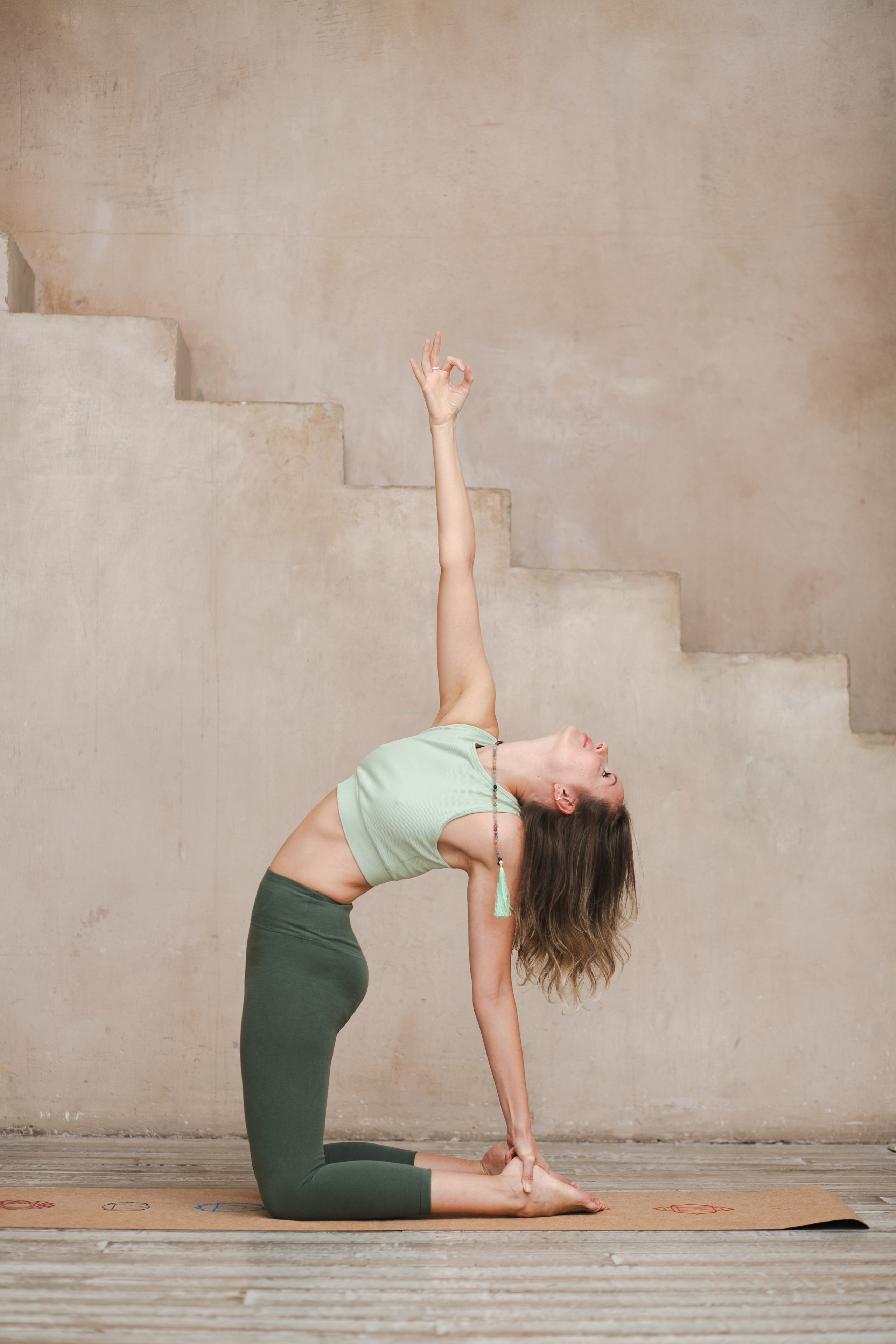 Преподаватель йоги Екатерина. Профессиональный фотограф Евгений Земцов в Москве. Контент съемка, репортаж мероприятий, бизнес портреты