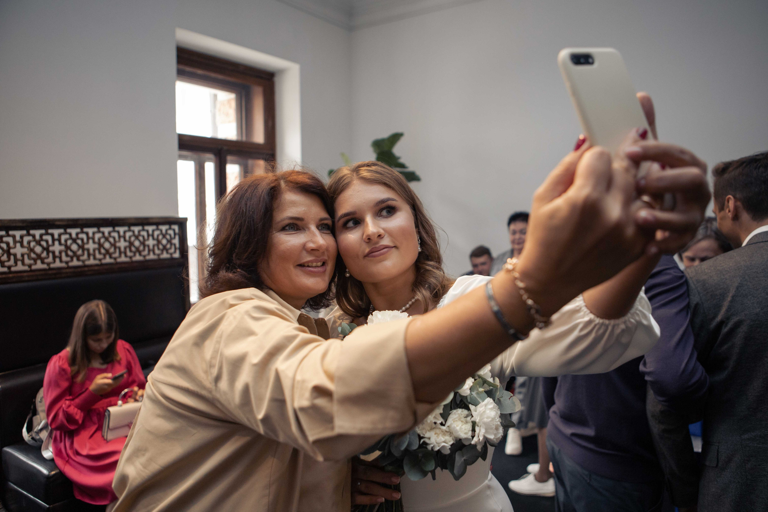 Свадебная фотосессия в Москве в отеле. Фотограф Валерия Горбунова Подольск Бутово Видное Щербинка