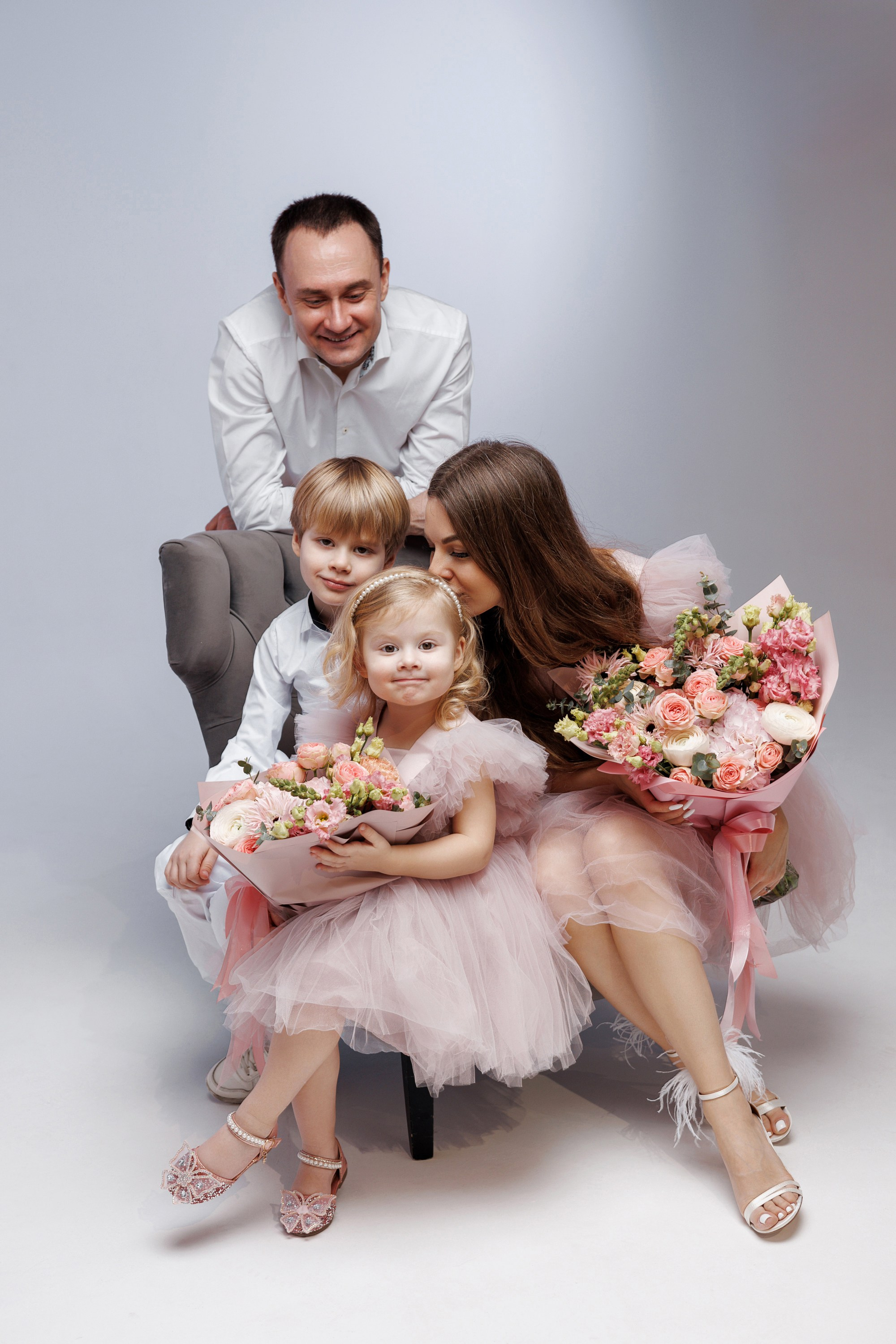 Съемка Дня Рождения Алисы в фотостудии CROSS-STUDIO зал IDEAL. Свадебный и семейный фотограф в Москве и МО Елена Агапова