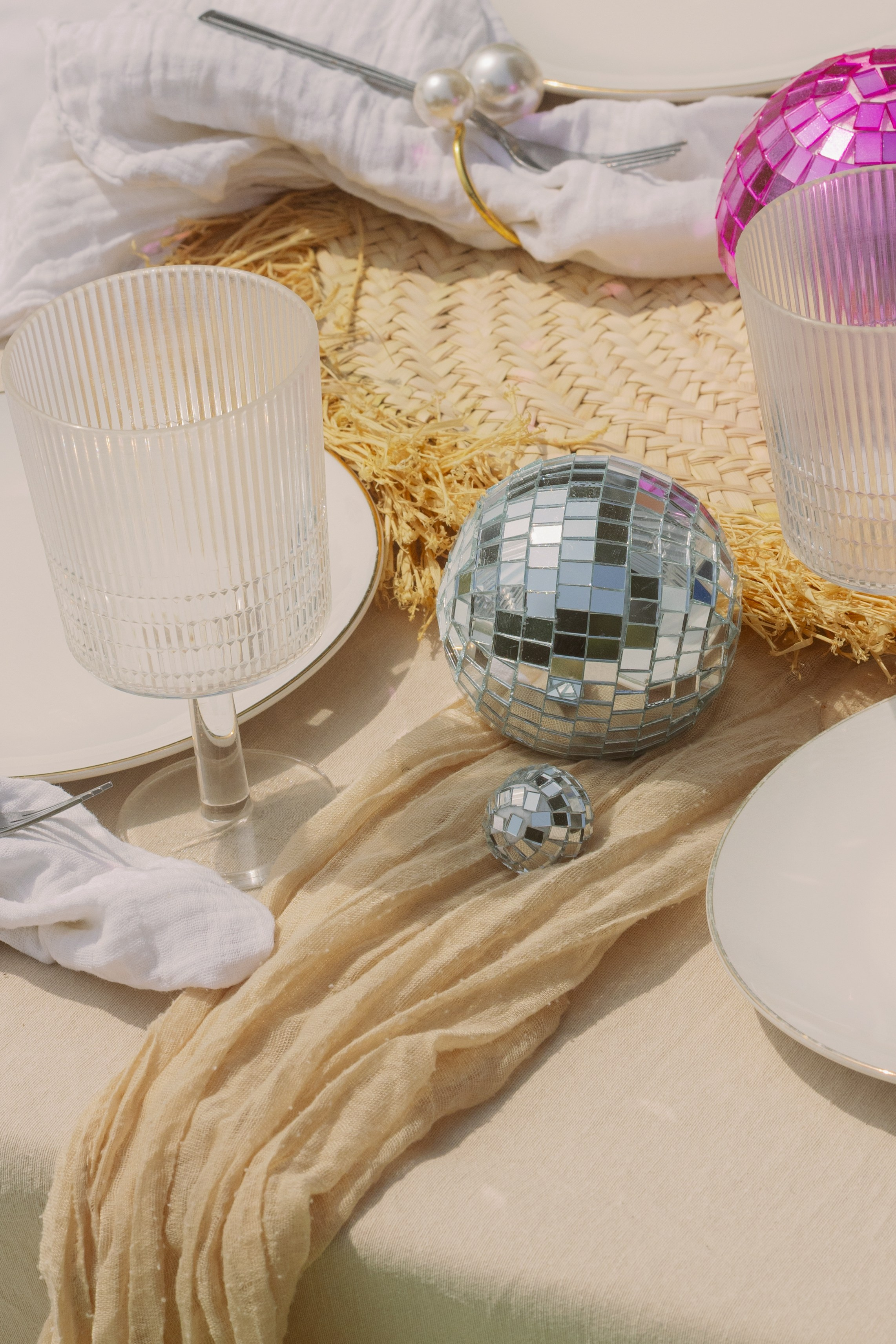 Bachelorette picnic in Barcelona. Europe Wedding Photo  — destination wedding photography across Europe and the Middle East